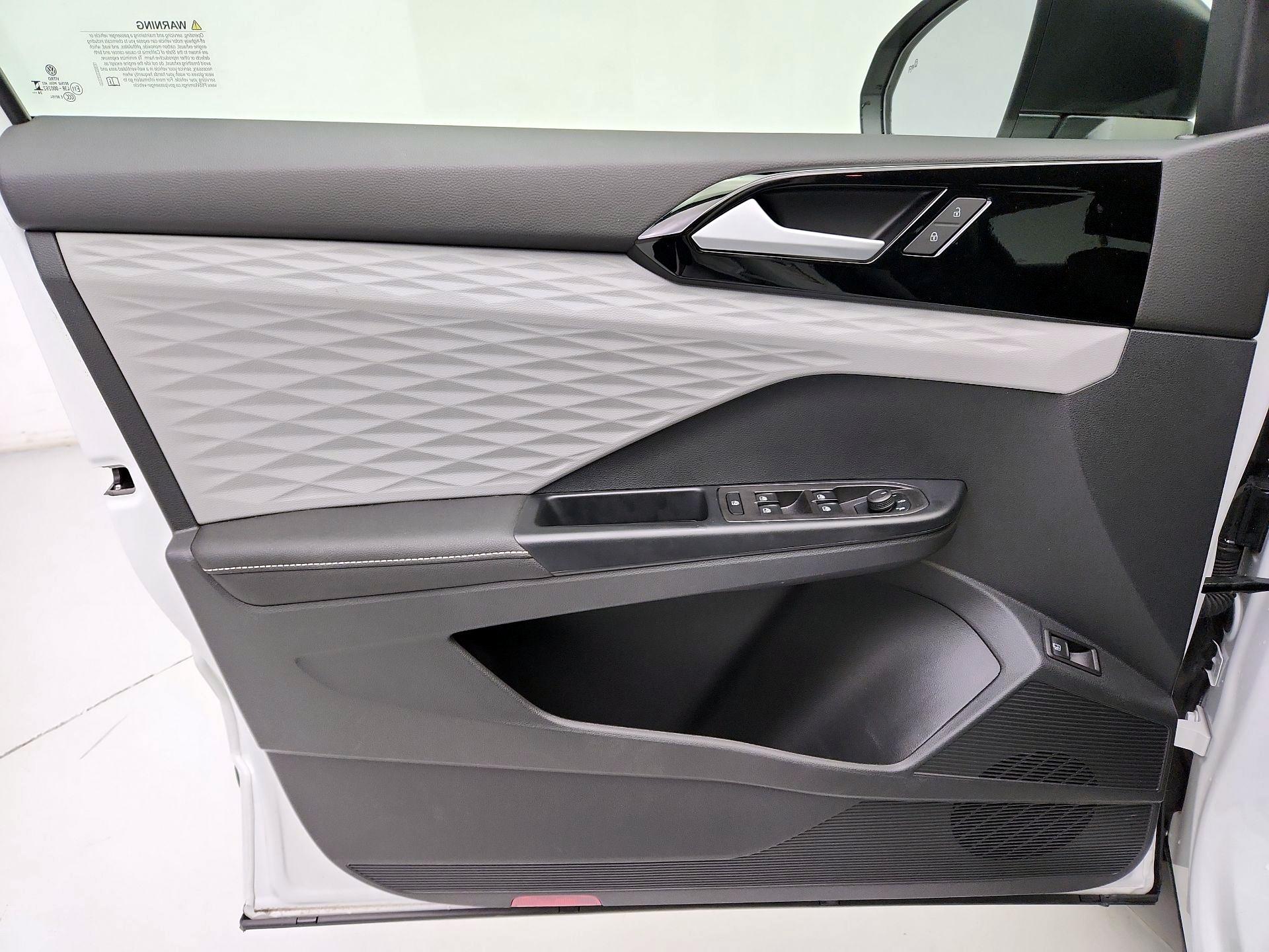 Thumbnail: 2024 Volkswagen Taos - 12