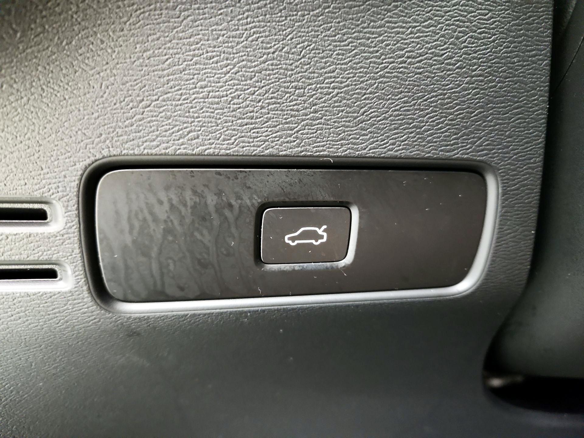 Thumbnail: 2024 Volvo XC40 - 13