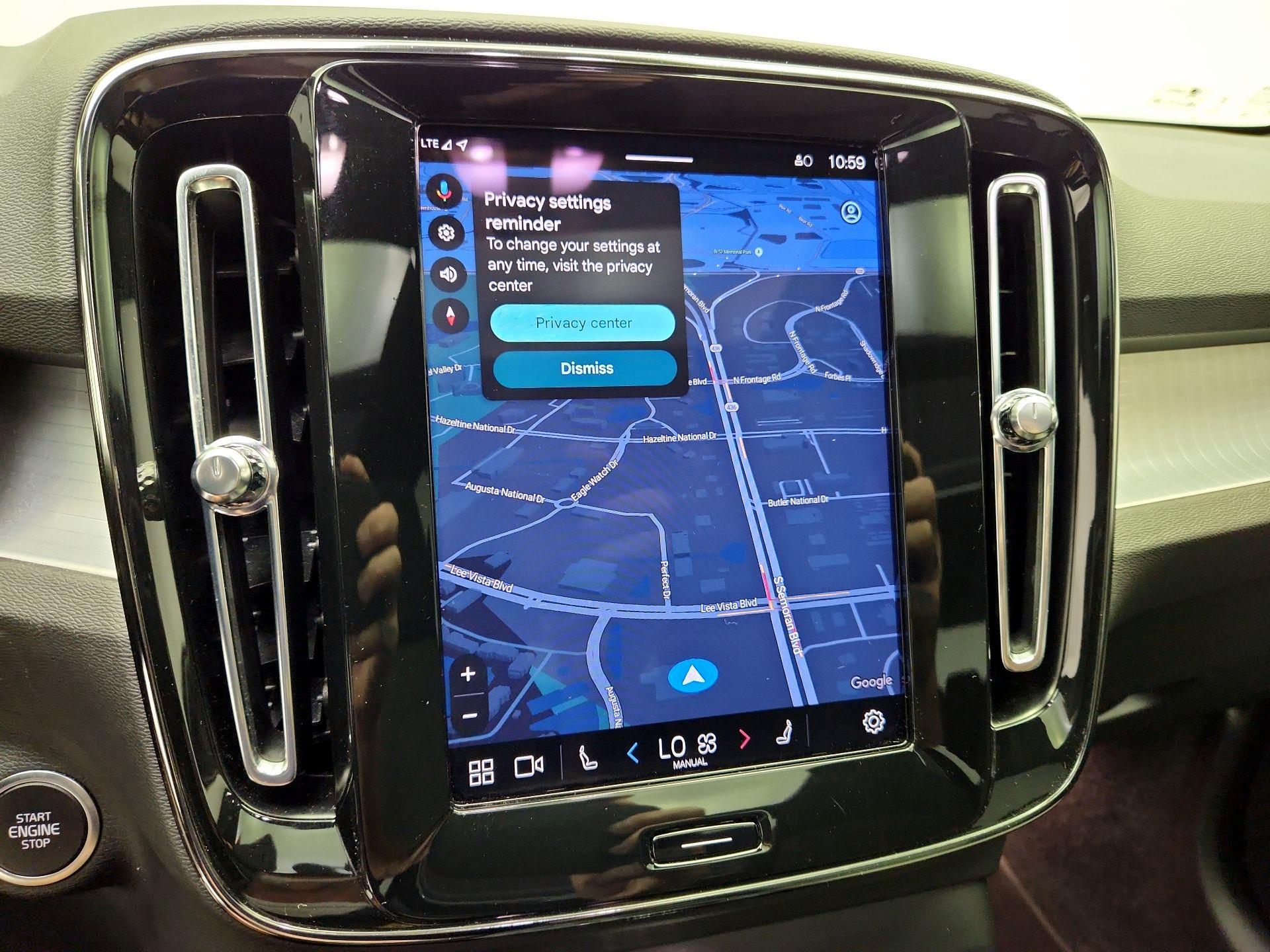 Thumbnail: 2024 Volvo XC40 - 14