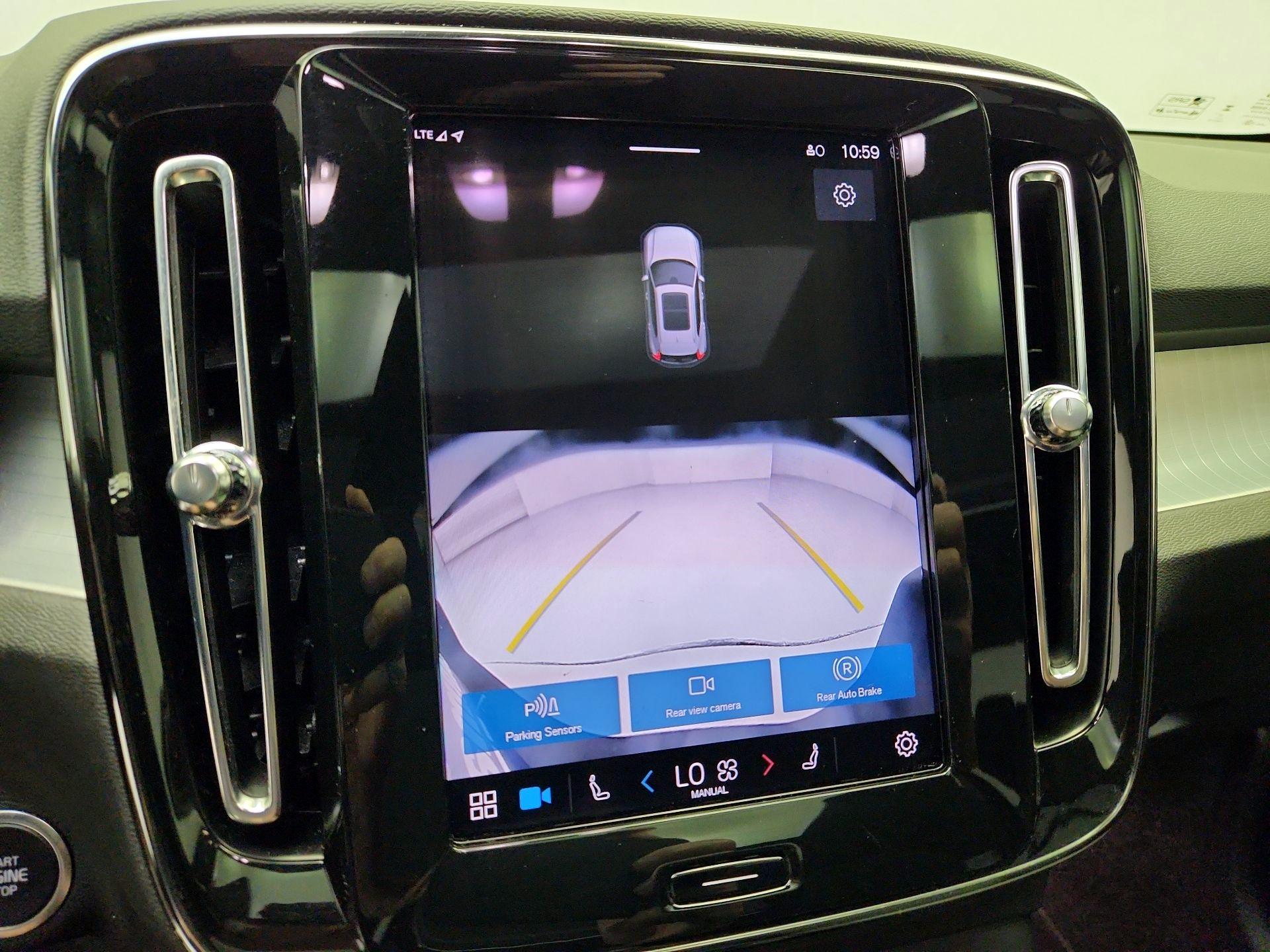 Thumbnail: 2024 Volvo XC40 - 15