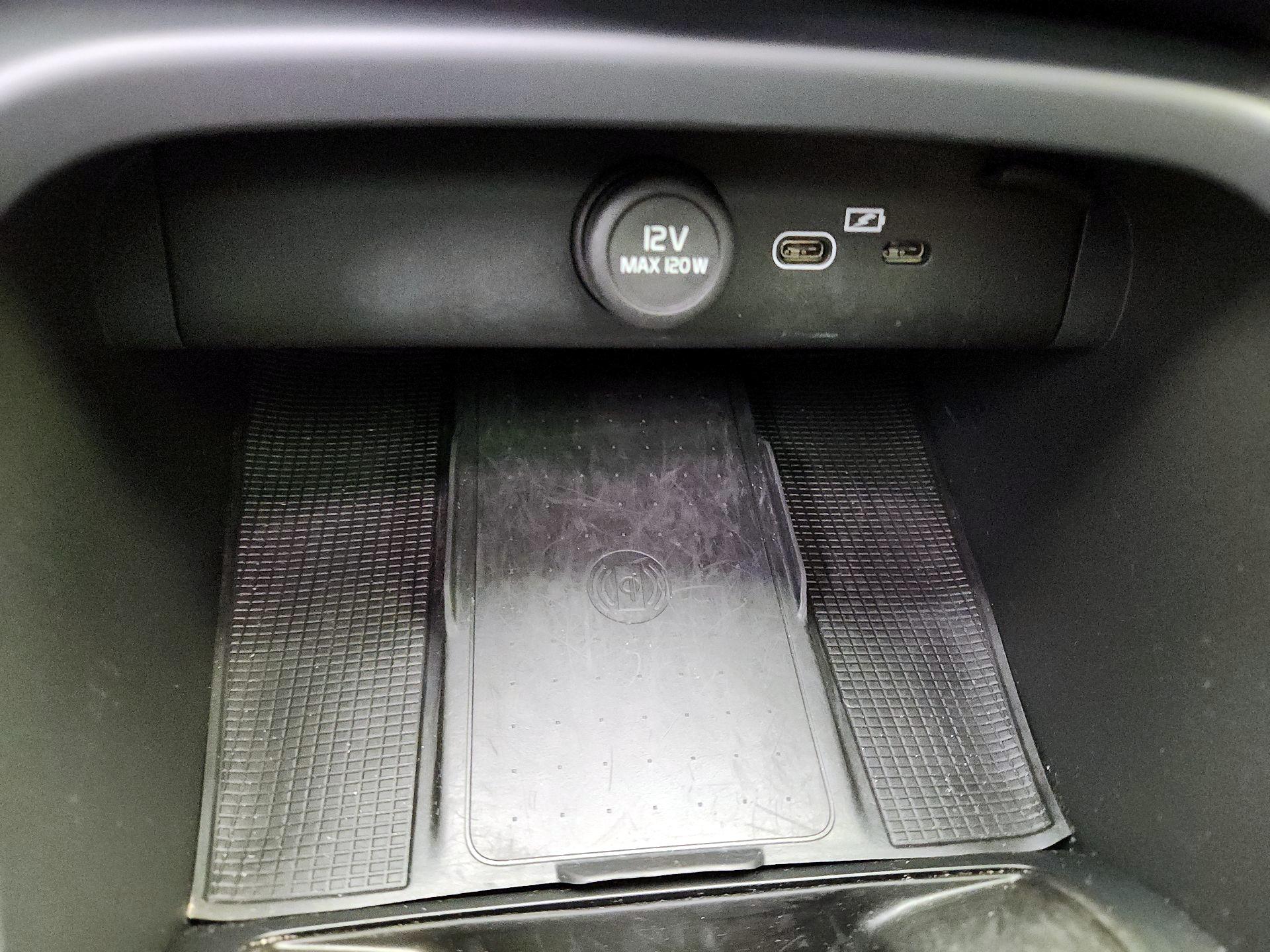 Thumbnail: 2024 Volvo XC40 - 19