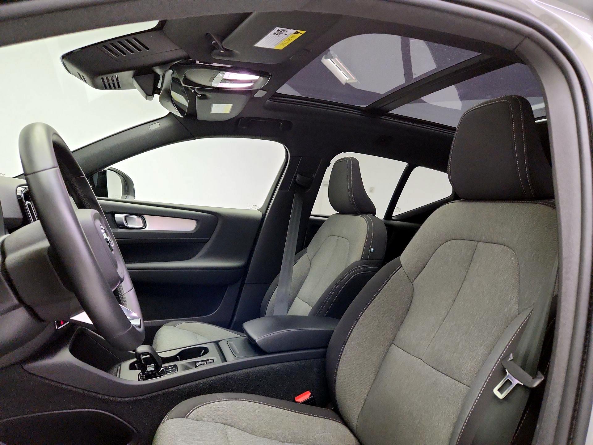 Thumbnail: 2024 Volvo XC40 - 20