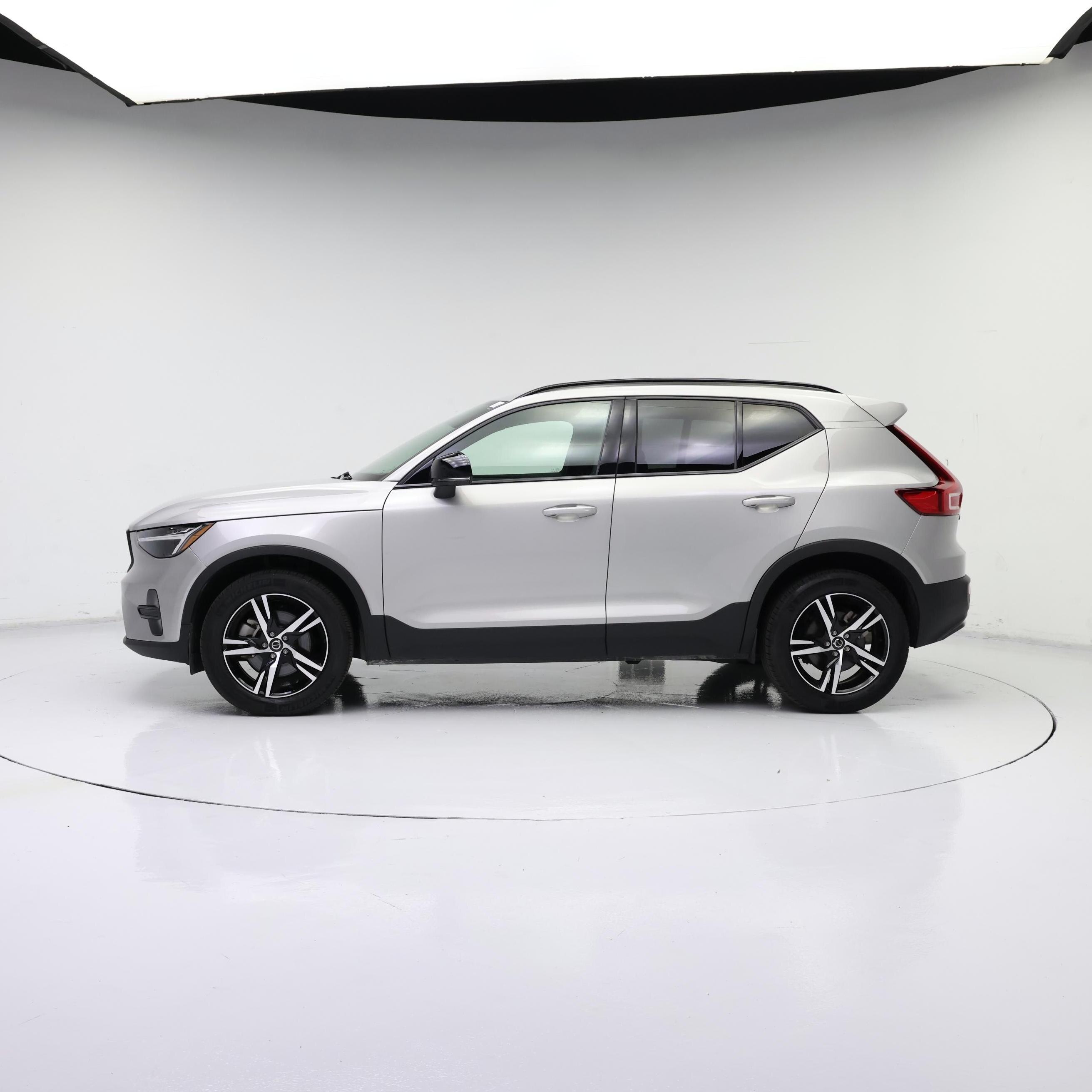Thumbnail: 2024 Volvo XC40 - 3