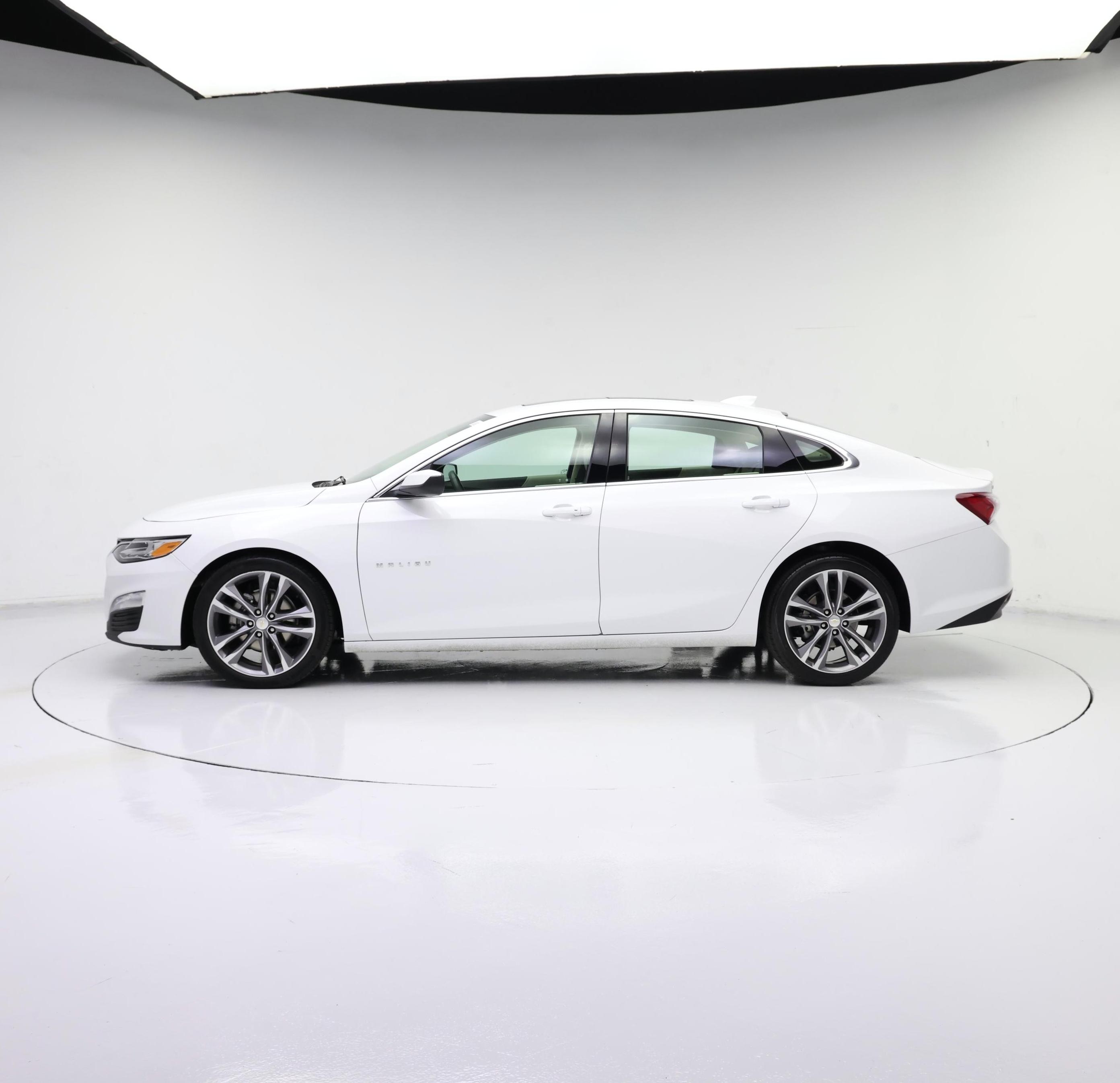 Thumbnail: 2024 Chevrolet Malibu - 3