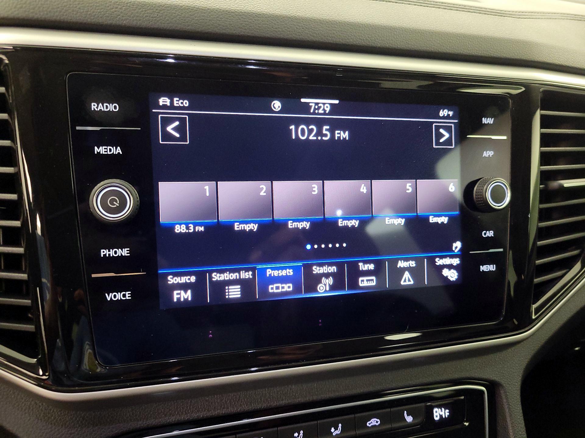 Thumbnail: 2023 Volkswagen Atlas - 16