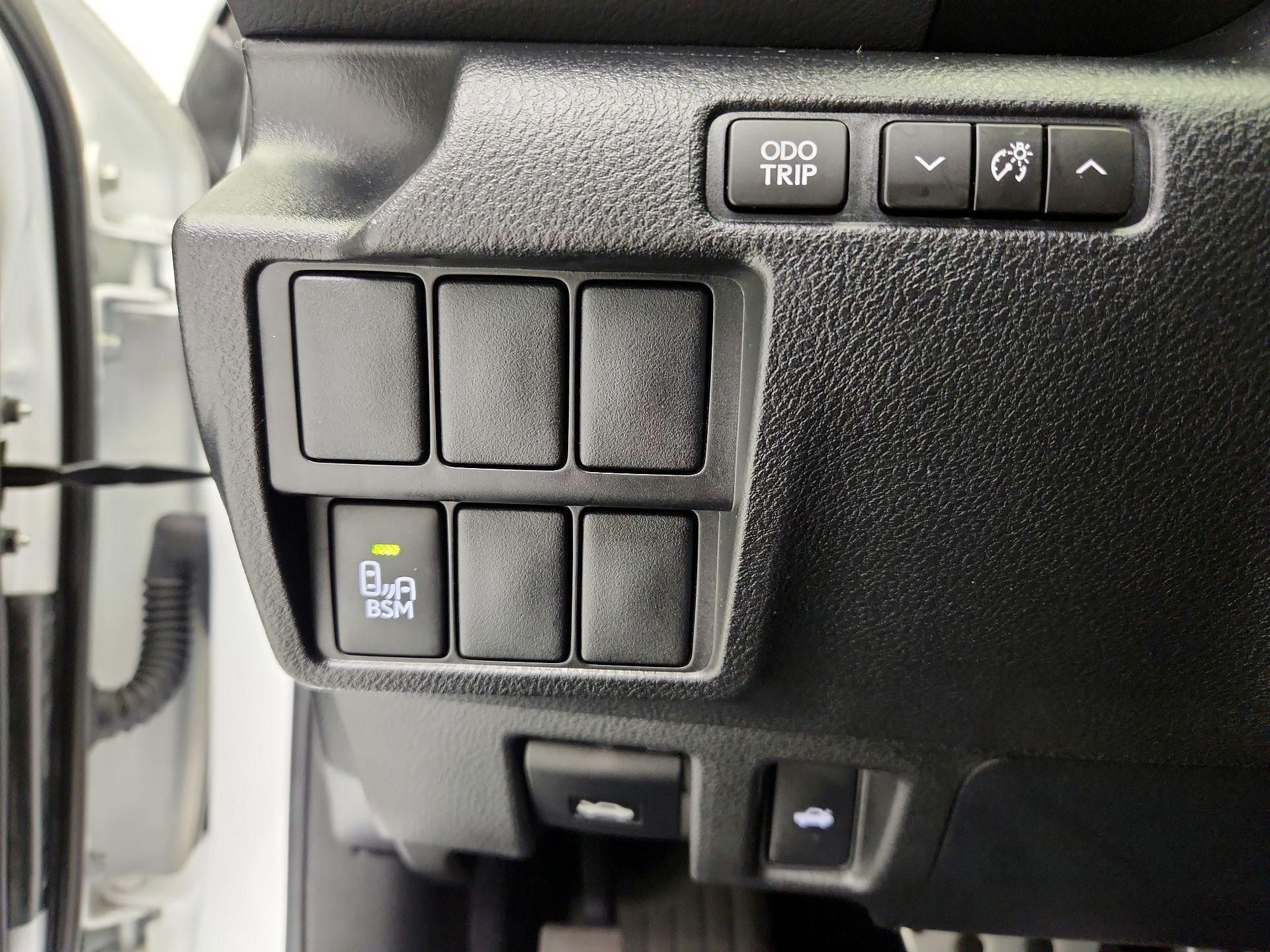 Thumbnail: 2014 Lexus IS - 13