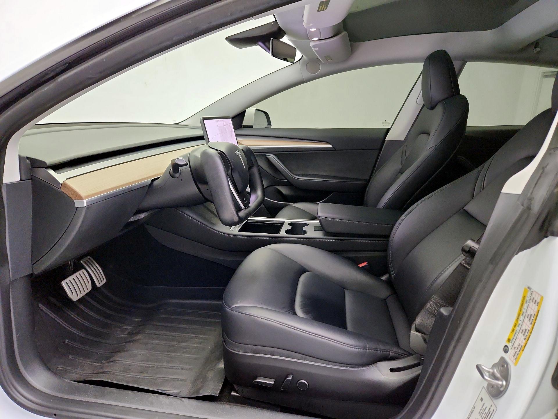 Thumbnail: 2023 Tesla Model 3 - 11