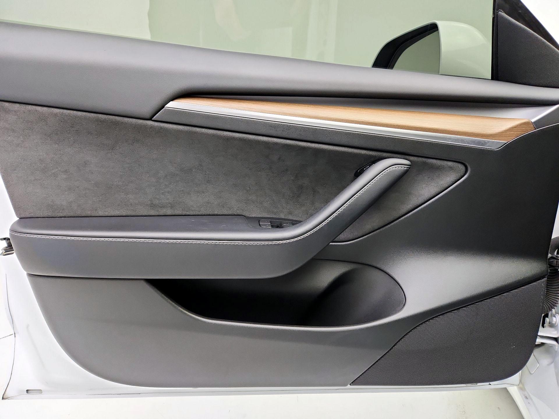 Thumbnail: 2023 Tesla Model 3 - 12