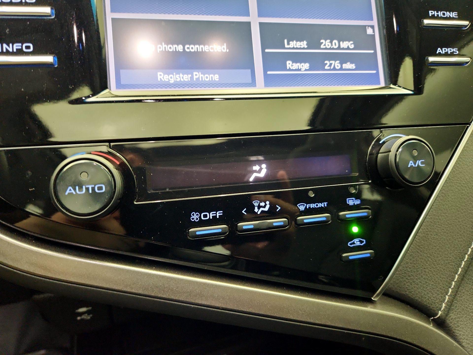 Thumbnail: 2018 Toyota Camry - 16