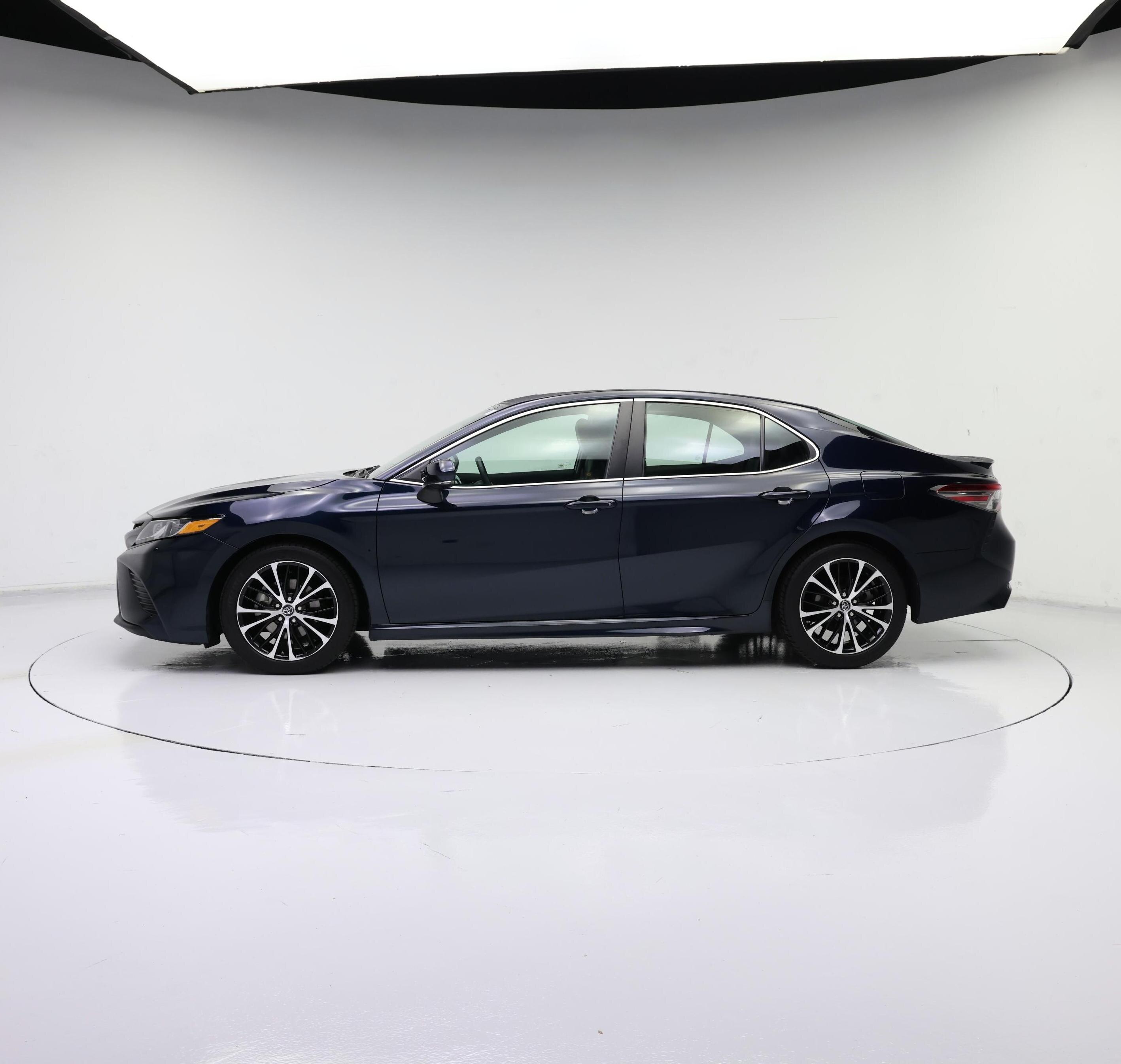 Thumbnail: 2018 Toyota Camry - 3