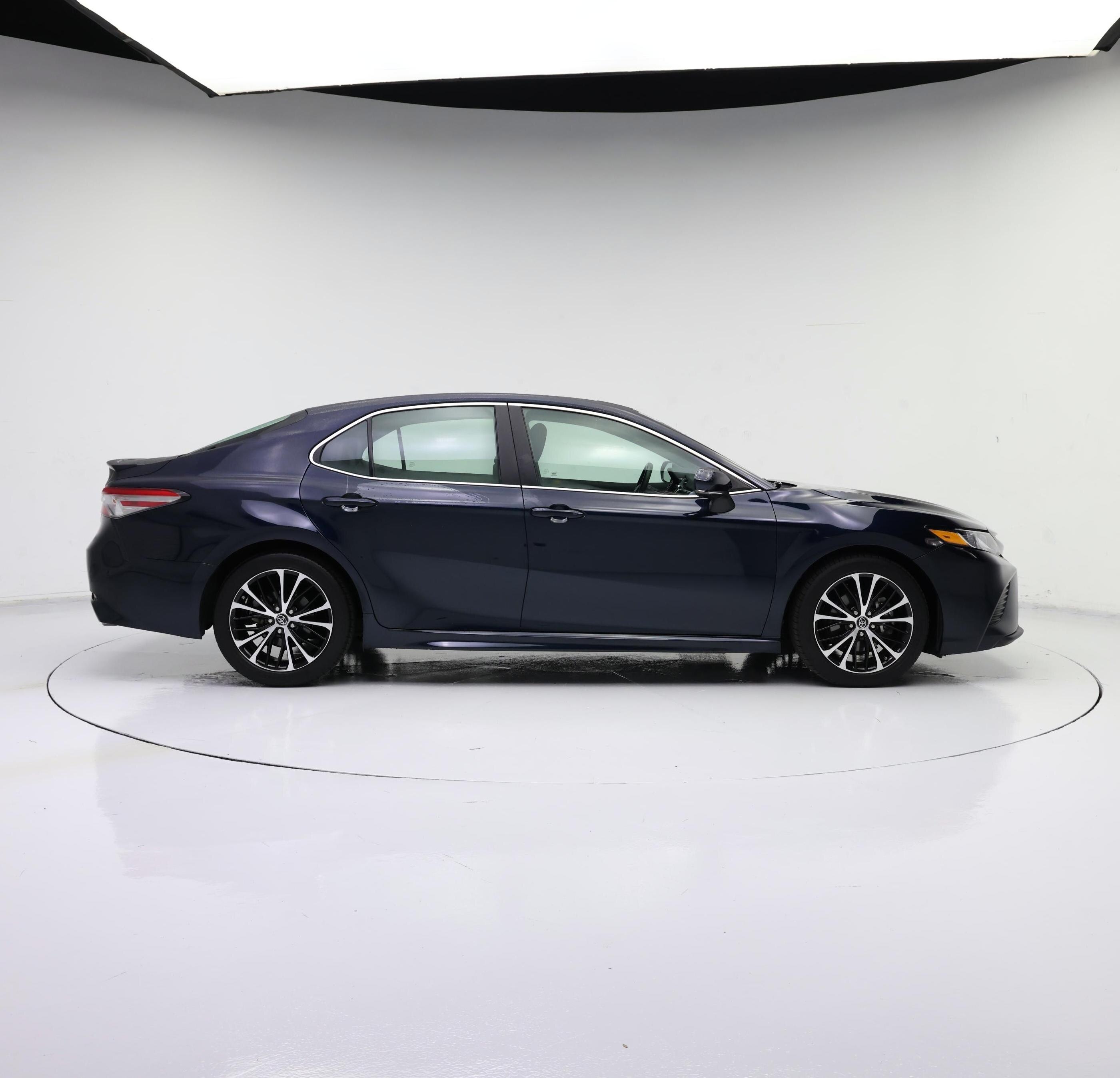 Thumbnail: 2018 Toyota Camry - 7