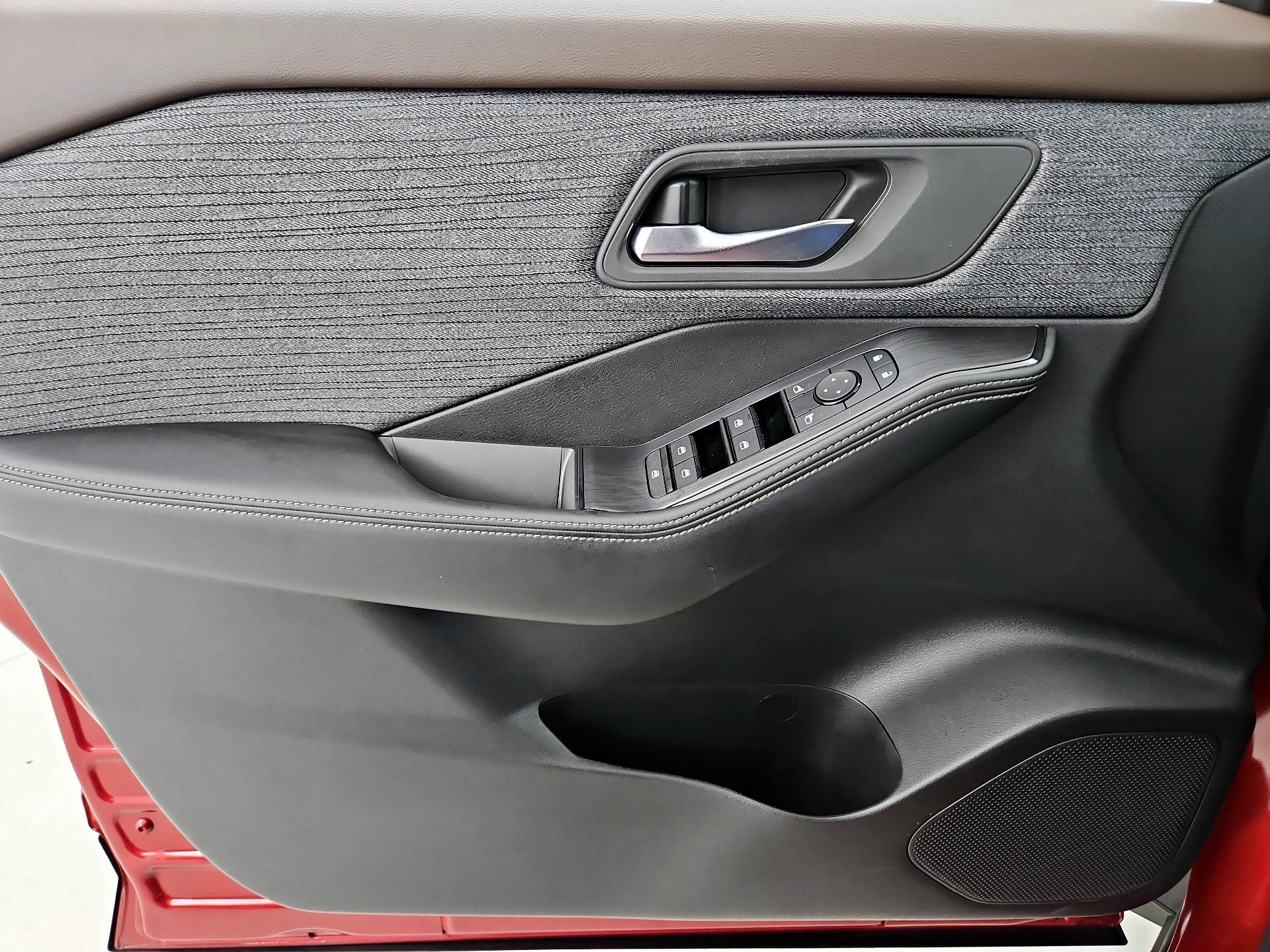 Thumbnail: 2023 Nissan Rogue - 12