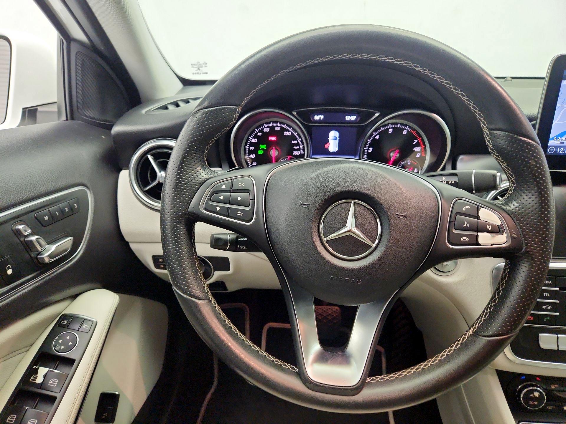 Thumbnail: 2018 Mercedes-Benz GLA - 10