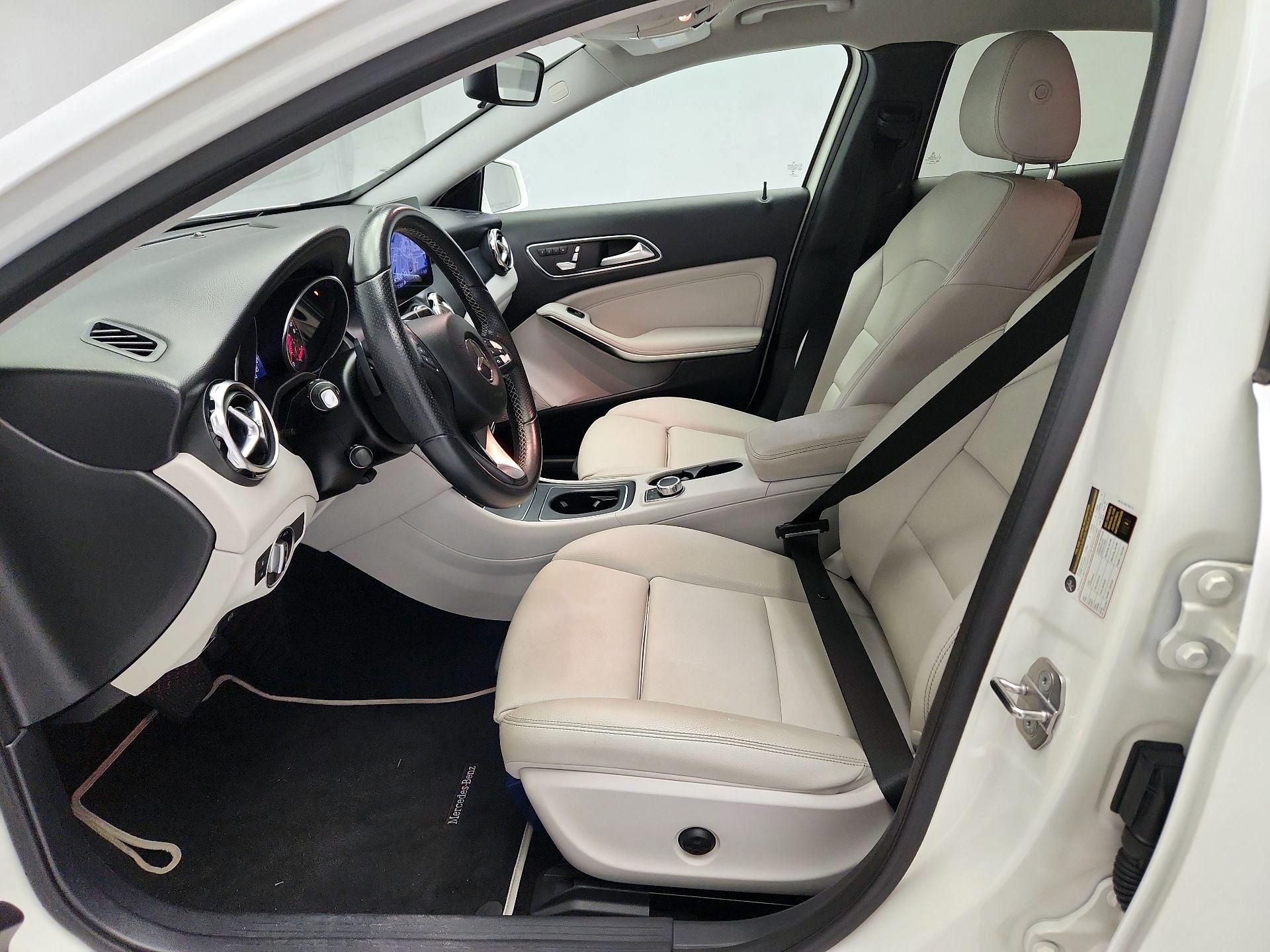 Thumbnail: 2018 Mercedes-Benz GLA - 11