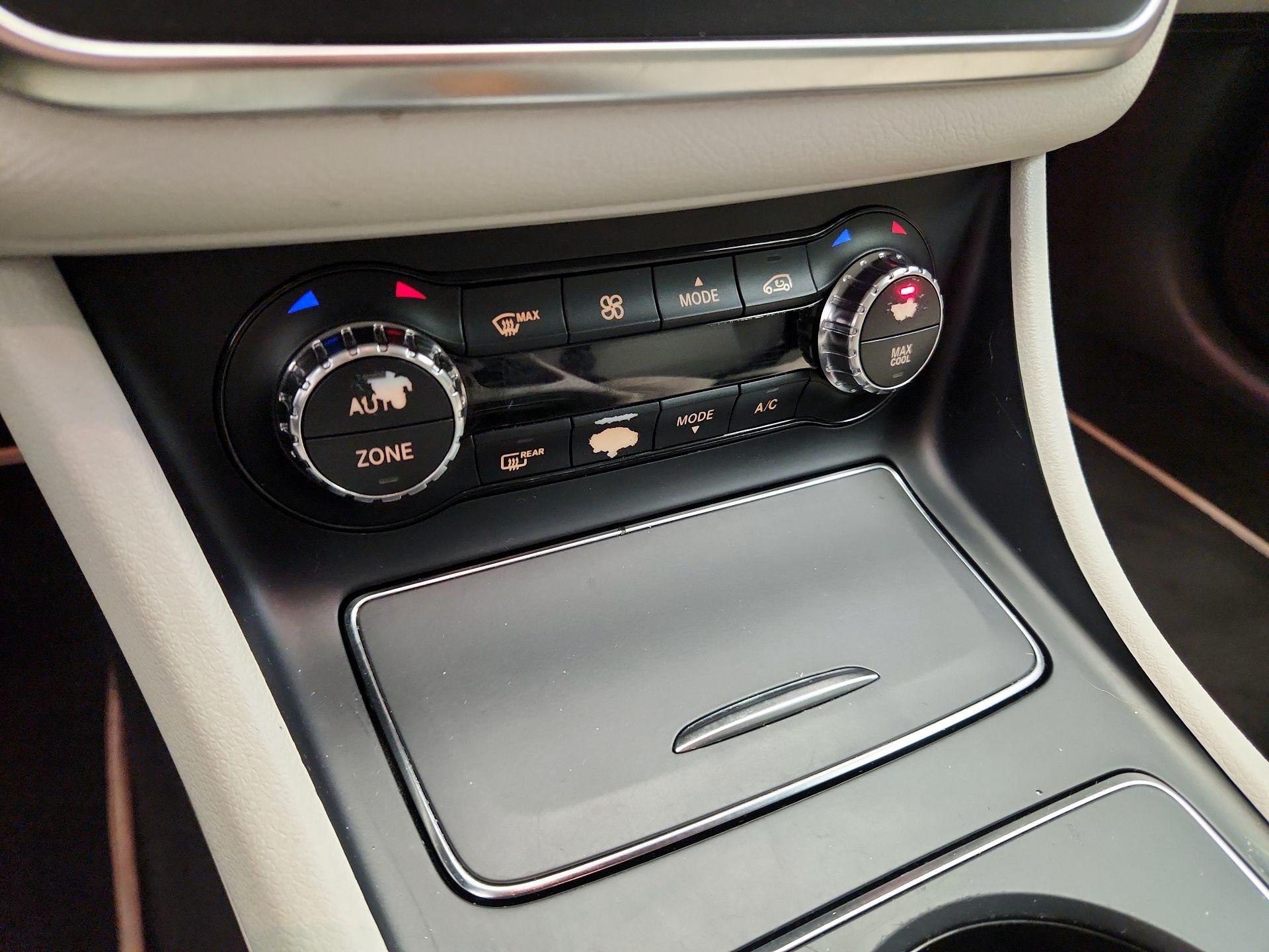 Thumbnail: 2018 Mercedes-Benz GLA - 17