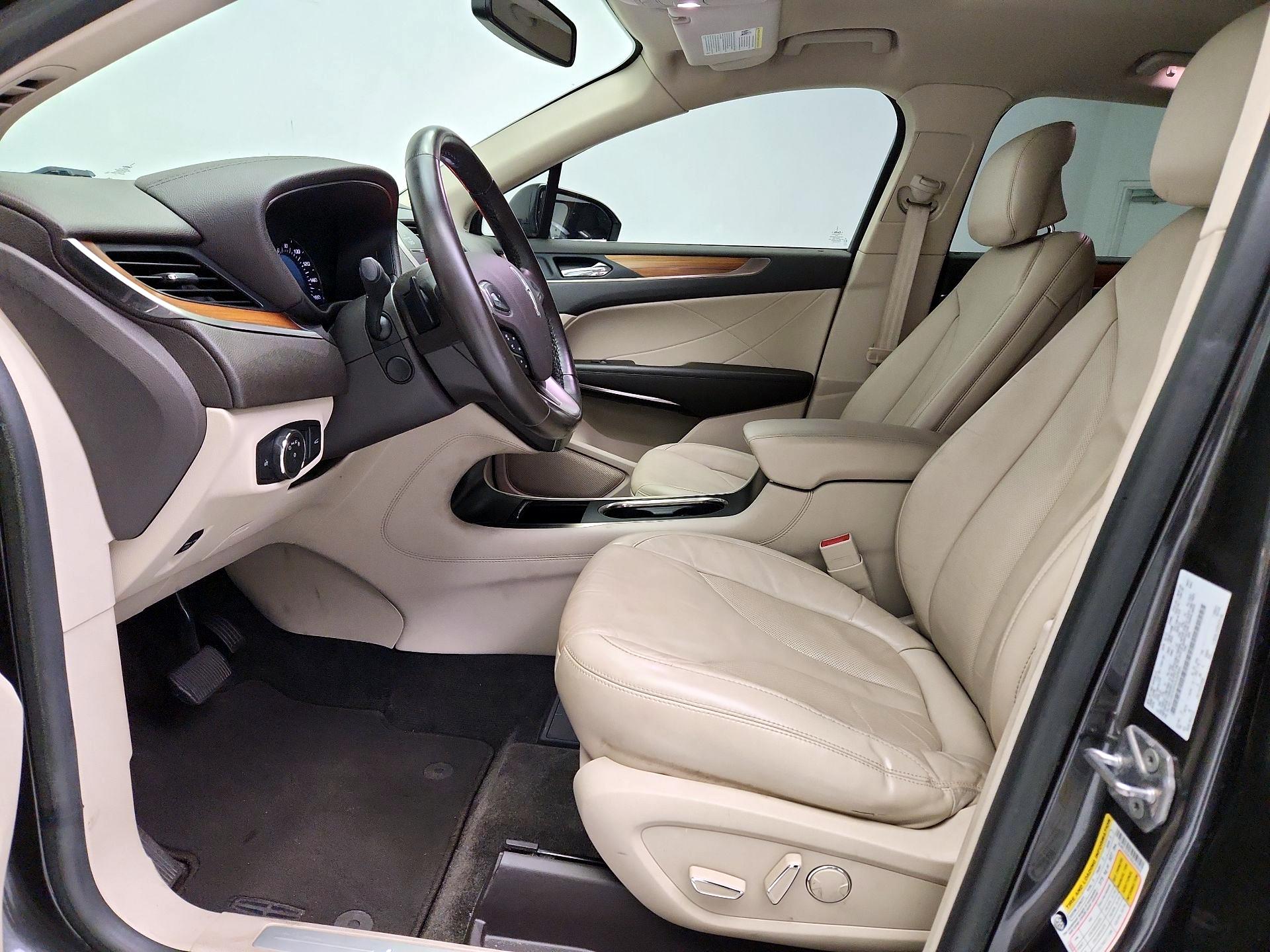 Thumbnail: 2017 Lincoln MKC - 11