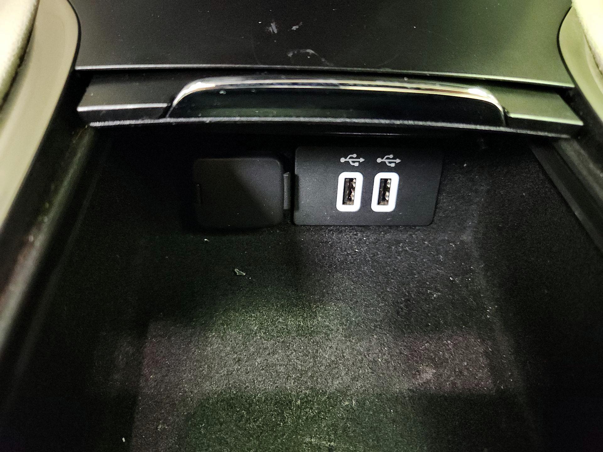 Thumbnail: 2017 Lincoln MKC - 19