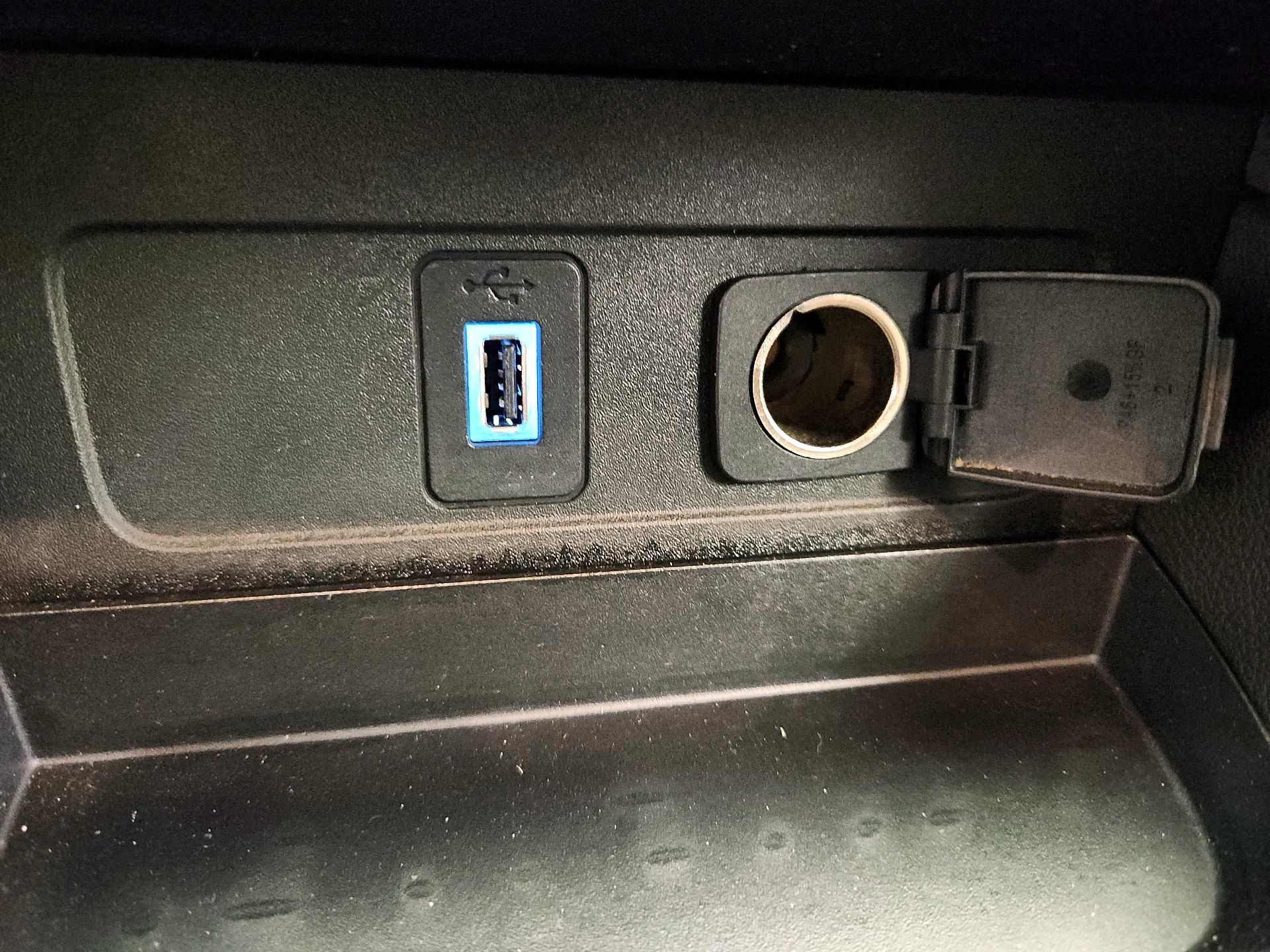 Thumbnail: 2017 Ford Escape - 18