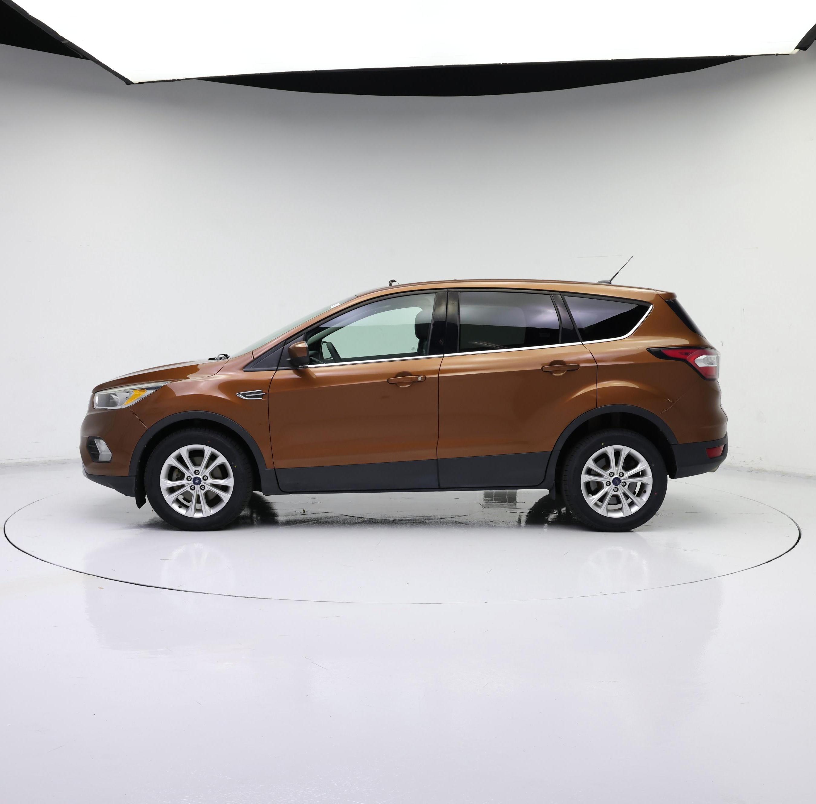 Thumbnail: 2017 Ford Escape - 3