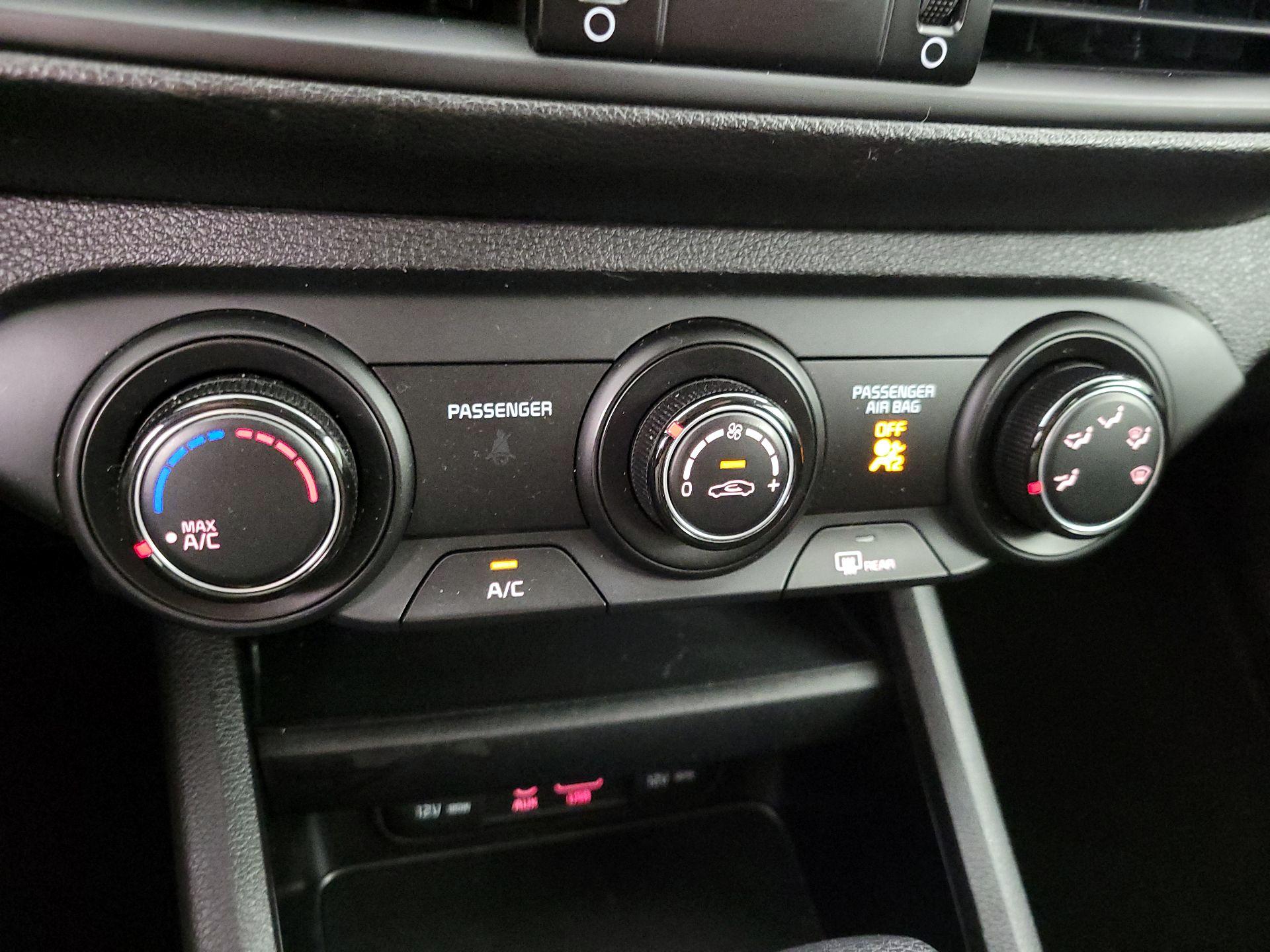 Thumbnail: 2021 Kia Forte - 16