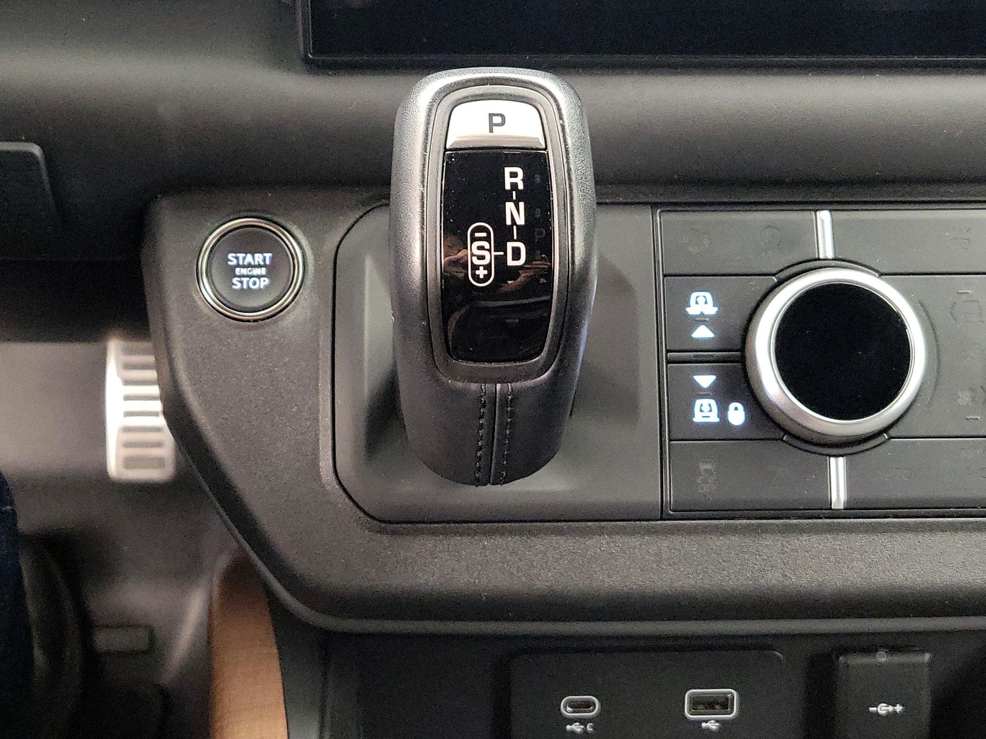 Thumbnail: 2023 Land Rover Defender - 18