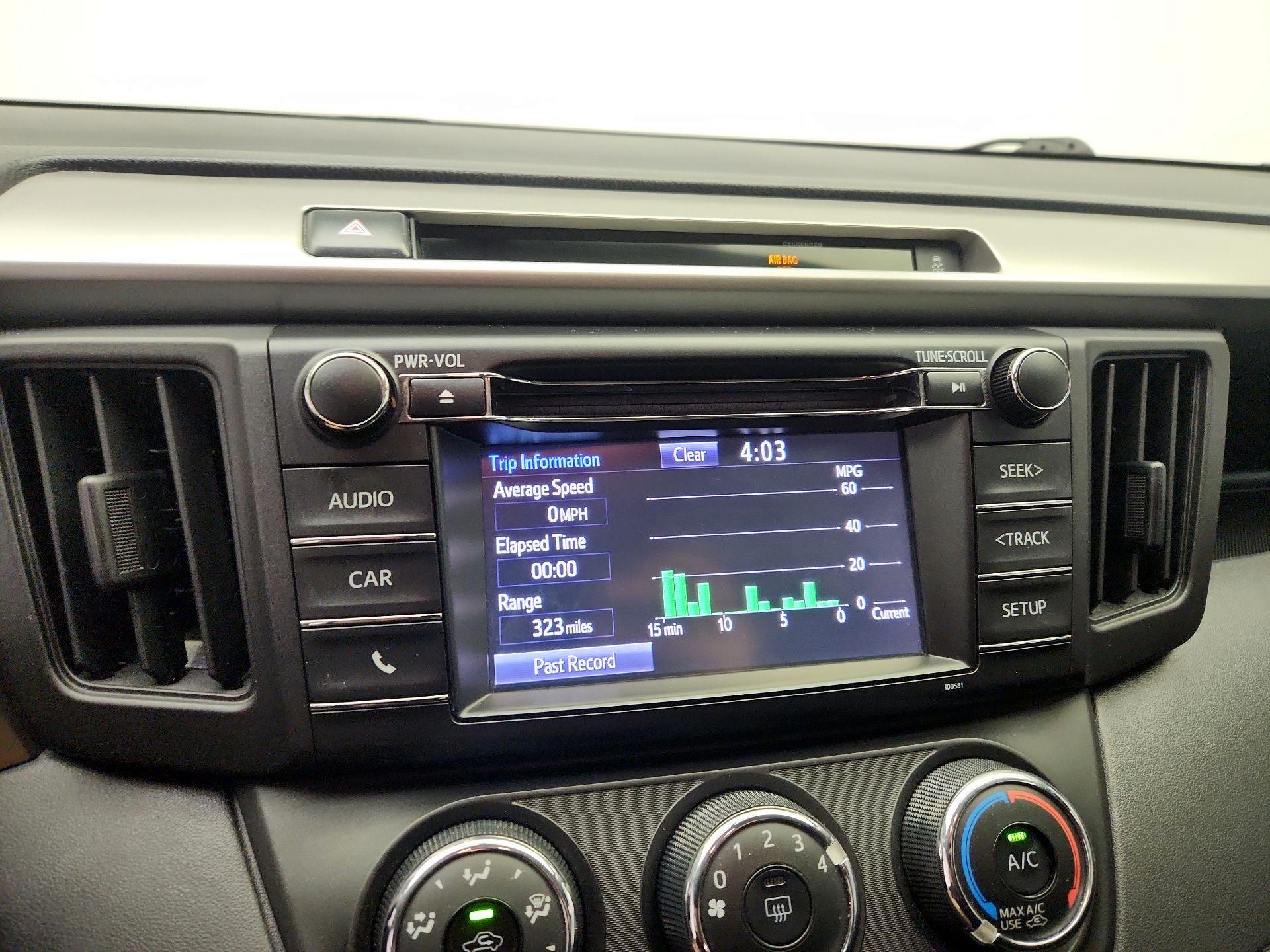 Thumbnail: 2016 Toyota RAV4 - 15