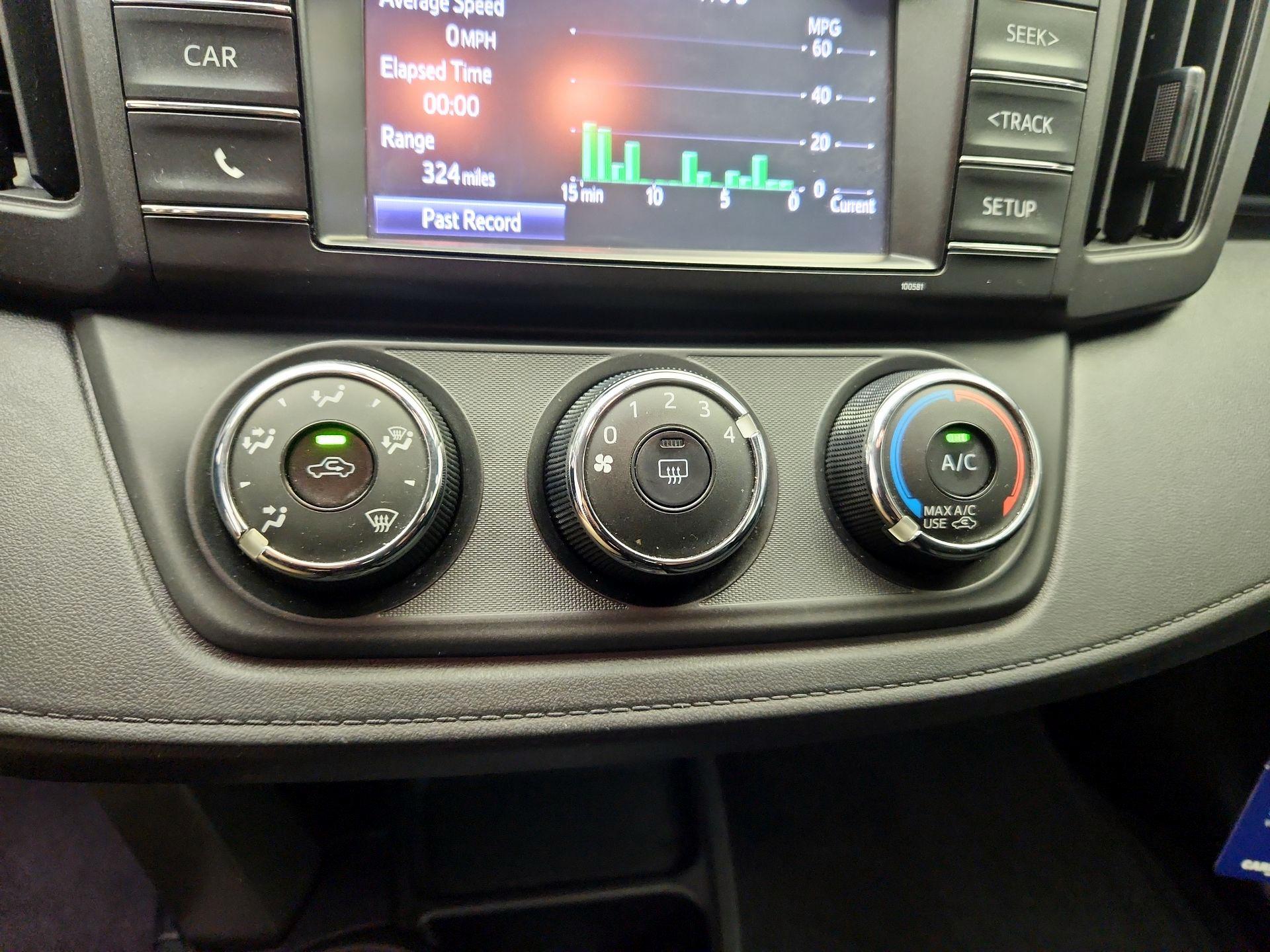 Thumbnail: 2016 Toyota RAV4 - 16