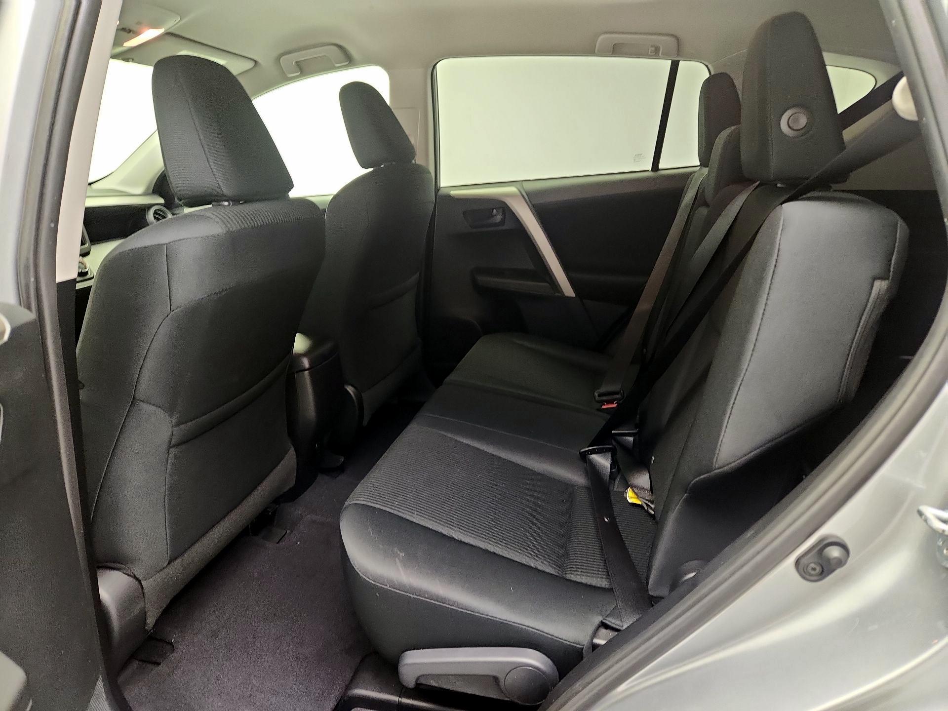 Thumbnail: 2016 Toyota RAV4 - 19