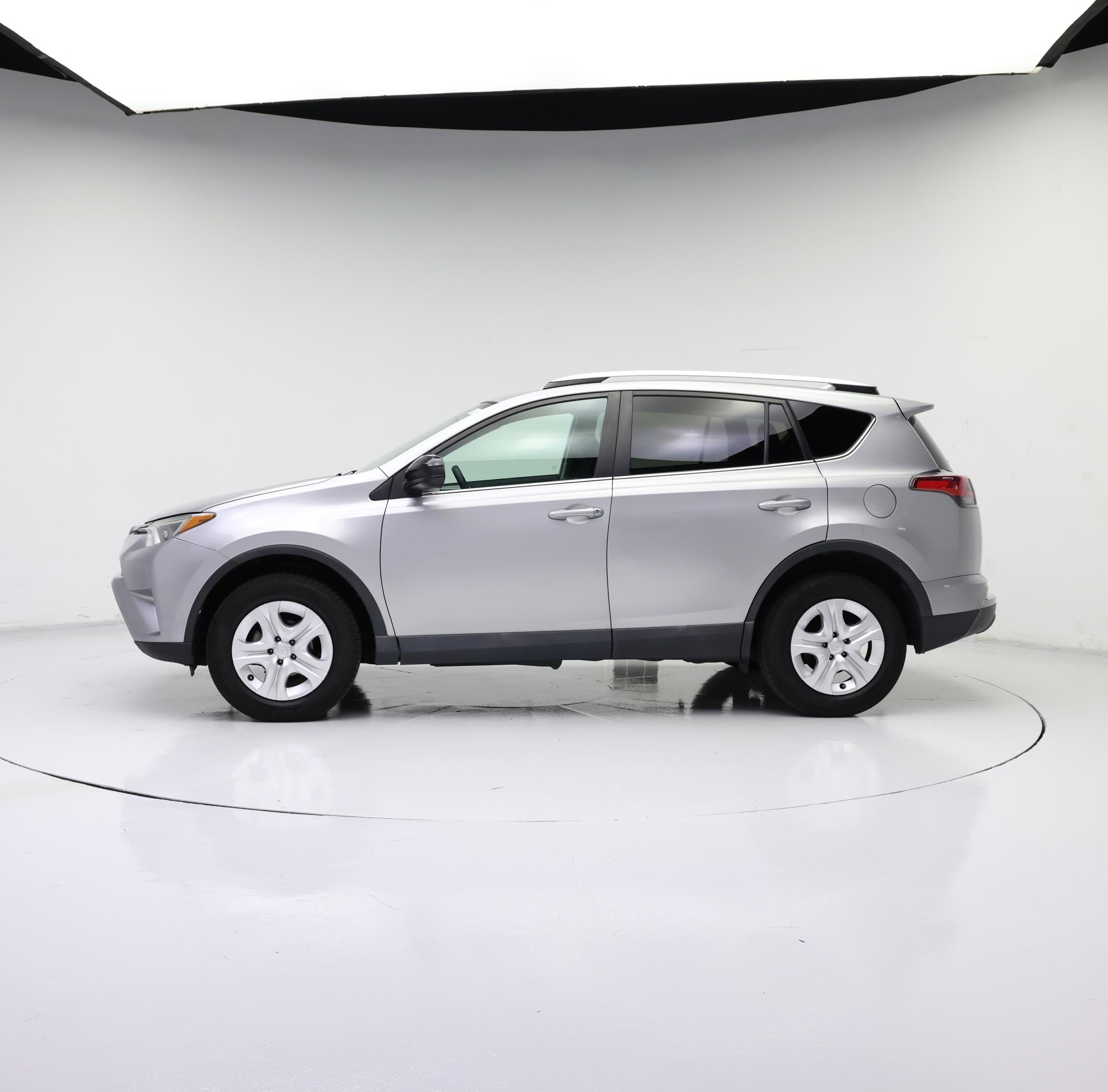 Thumbnail: 2016 Toyota RAV4 - 3