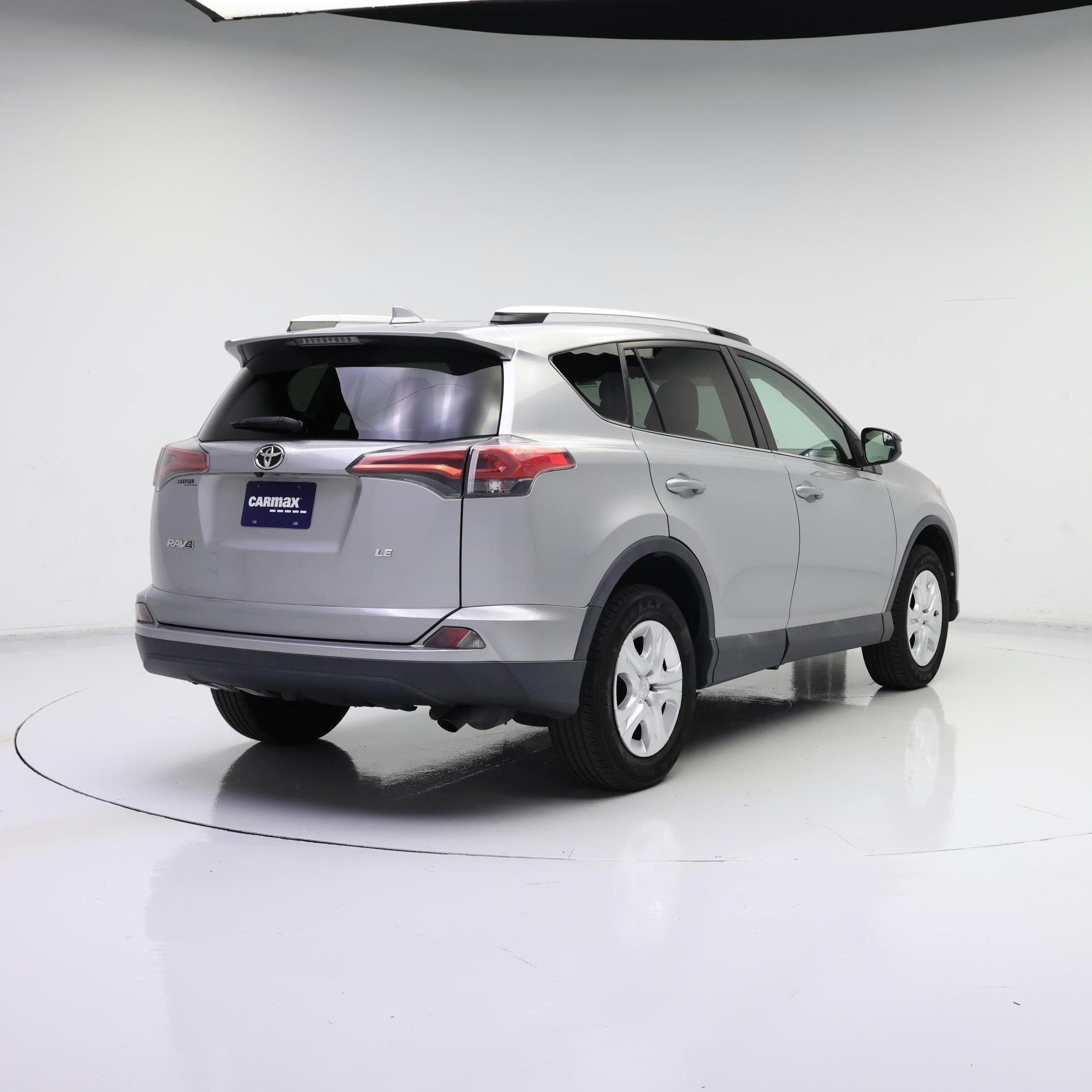 Thumbnail: 2016 Toyota RAV4 - 8