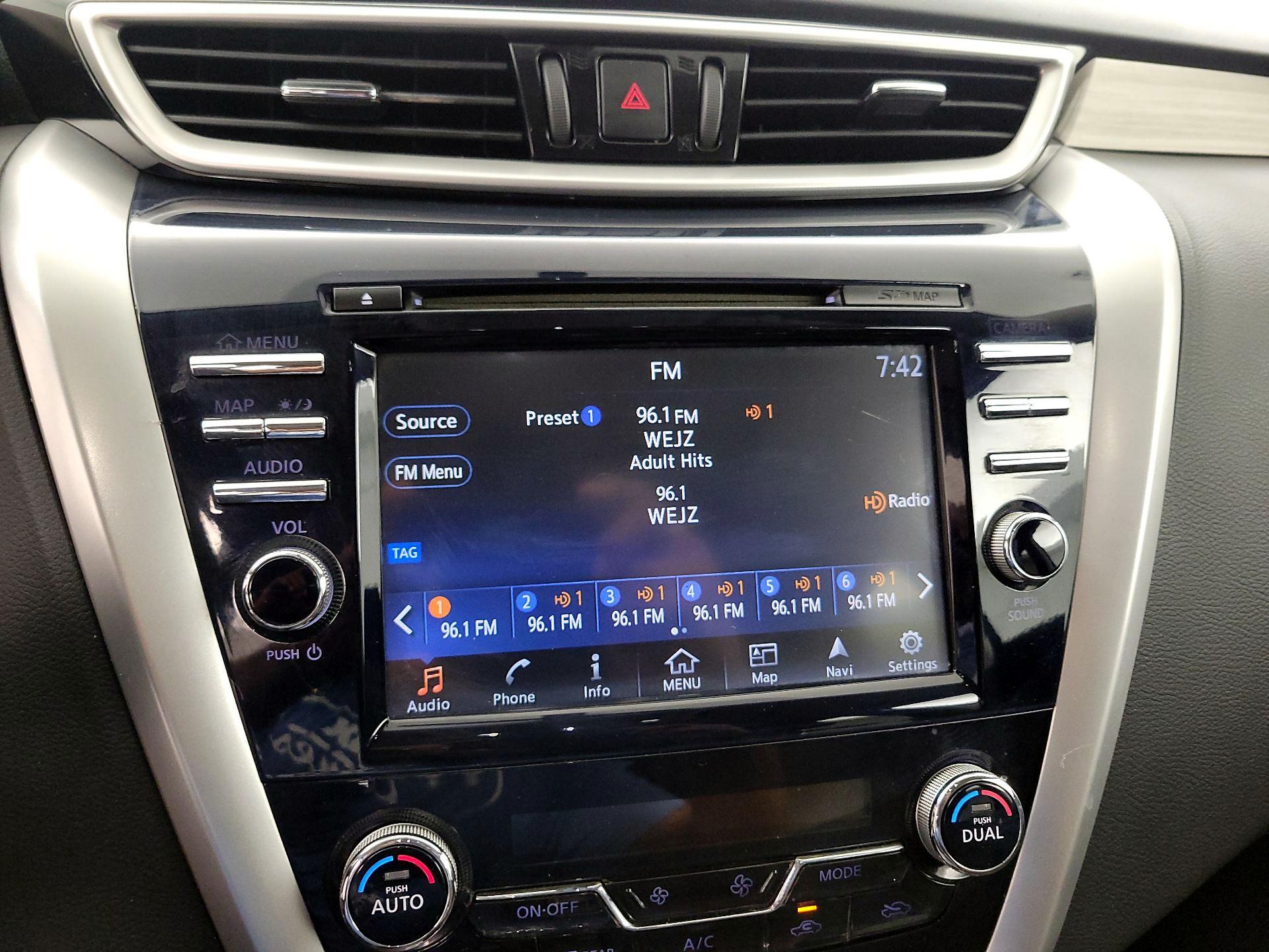 Thumbnail: 2015 Nissan Murano - 16