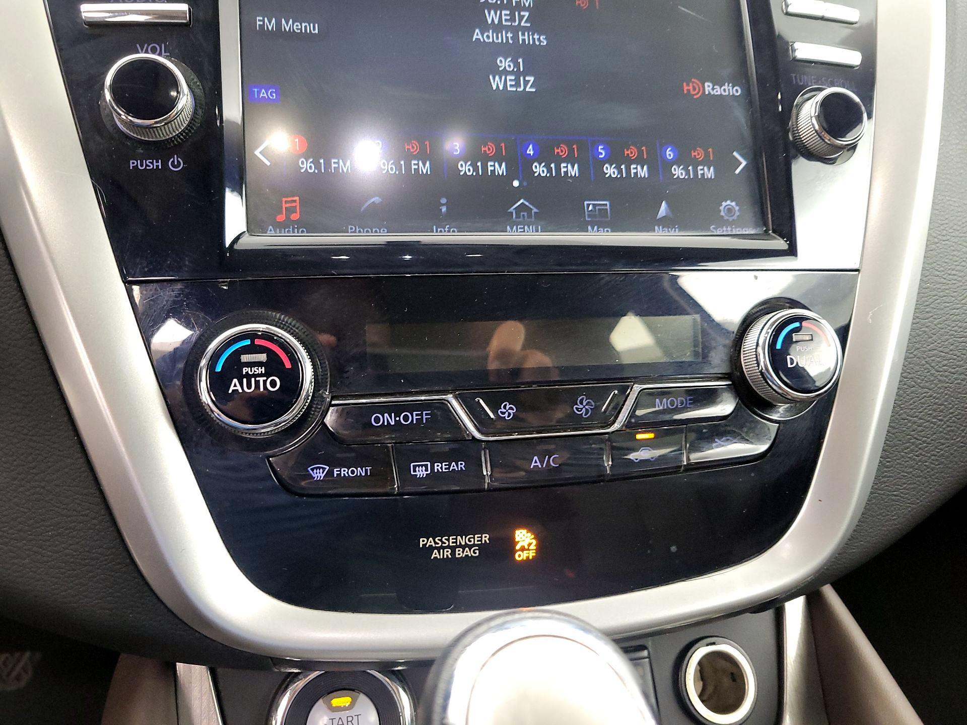 Thumbnail: 2015 Nissan Murano - 17