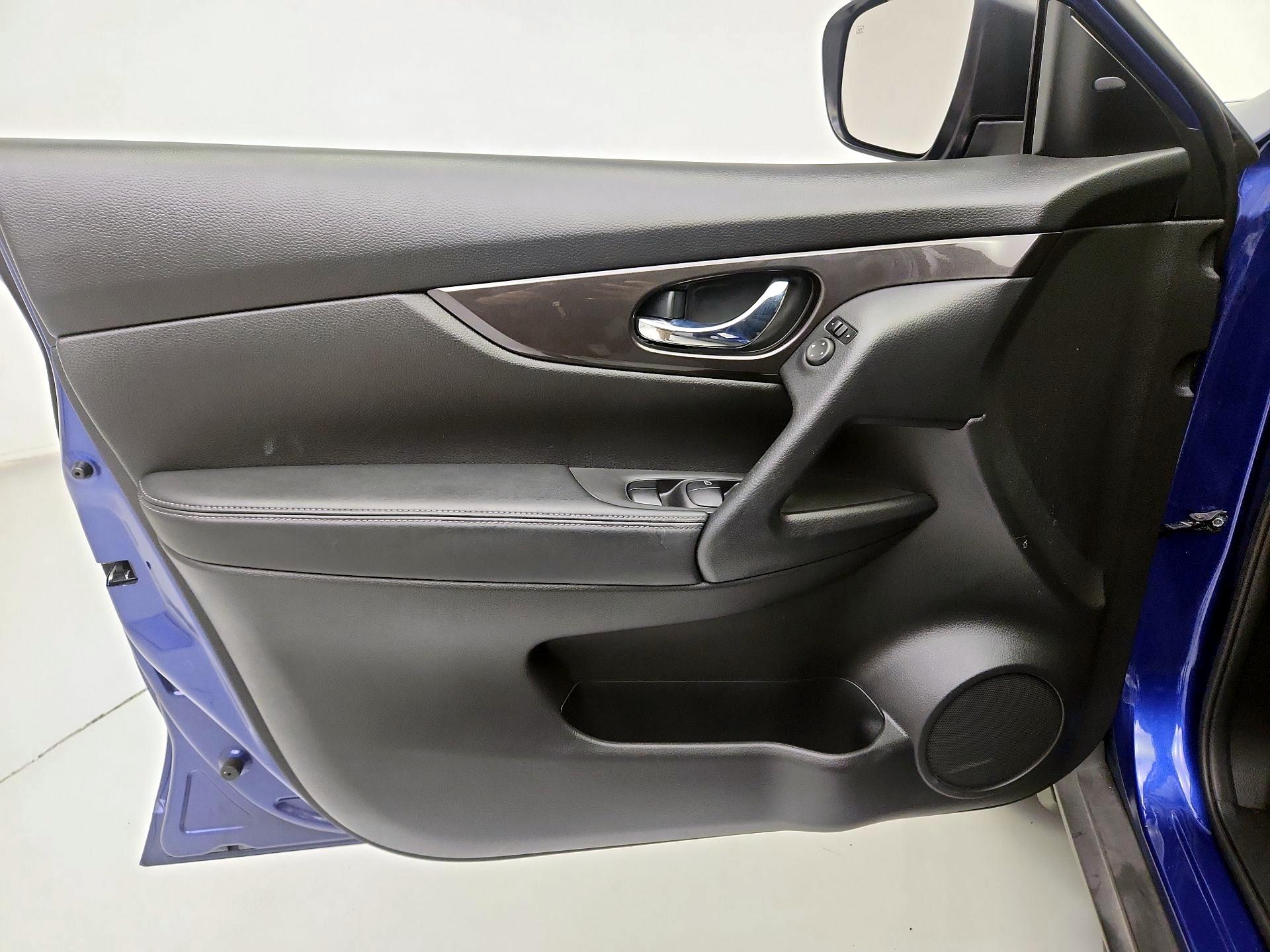 Thumbnail: 2019 Nissan Rogue - 12