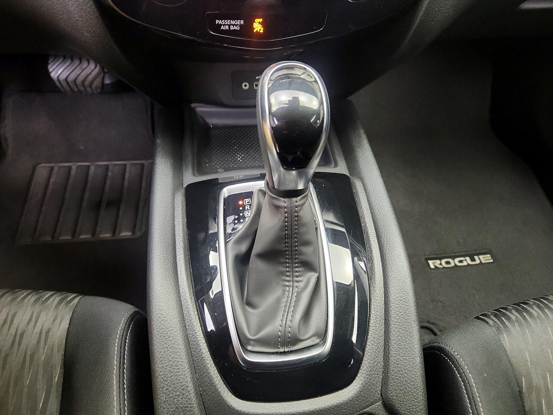 Thumbnail: 2019 Nissan Rogue - 17