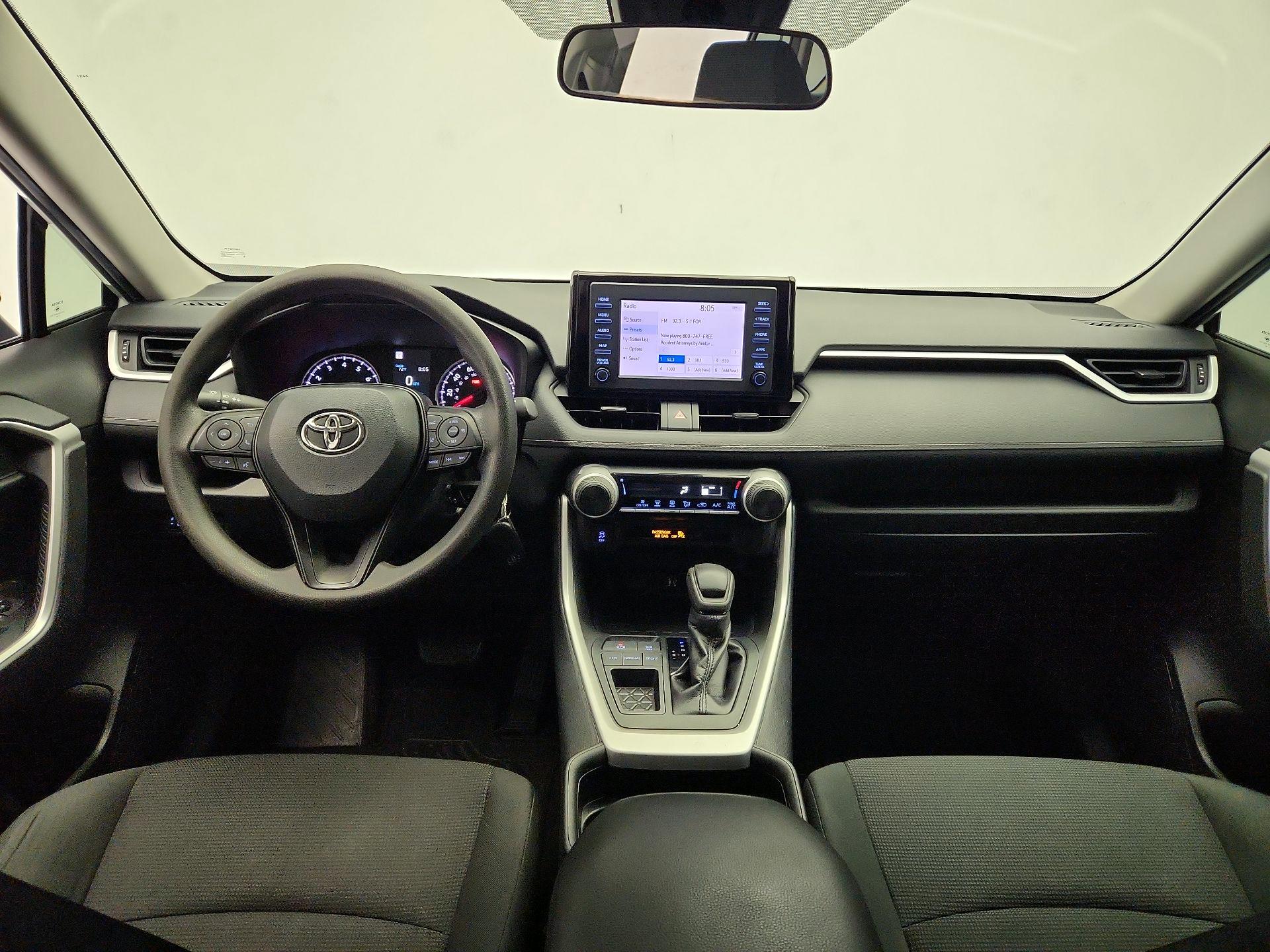 Thumbnail: 2019 Toyota RAV4 - 9