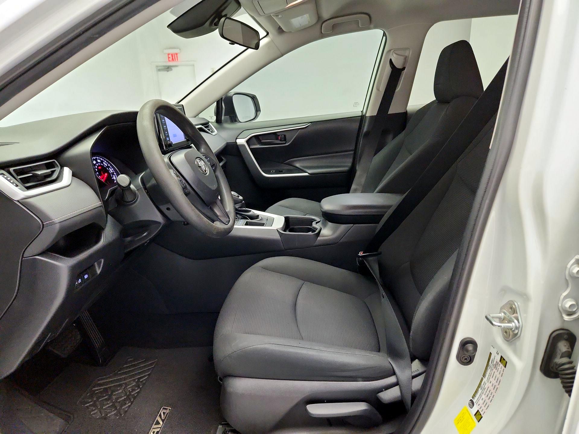 Thumbnail: 2019 Toyota RAV4 - 11