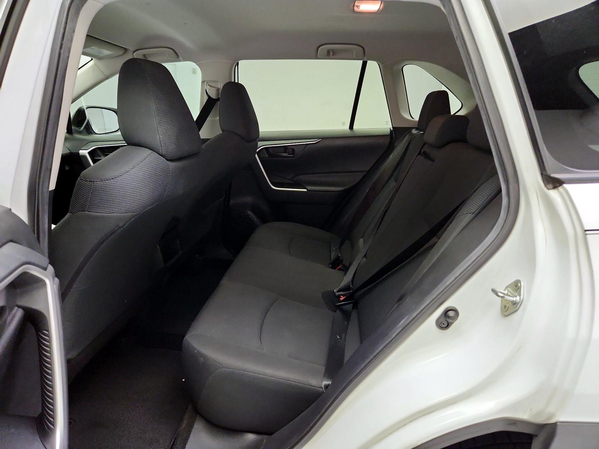 Thumbnail: 2019 Toyota RAV4 - 19