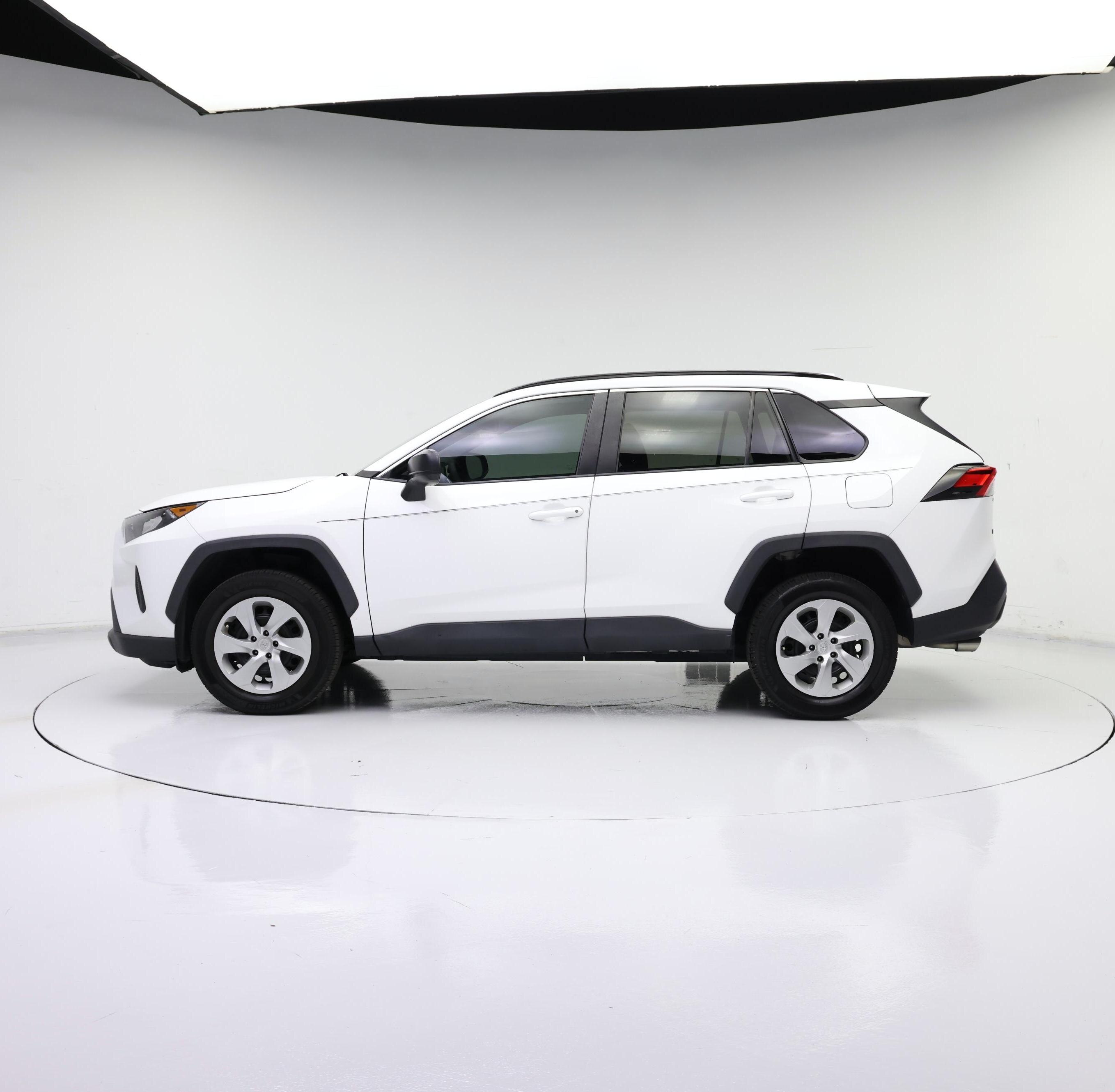 Thumbnail: 2019 Toyota RAV4 - 3