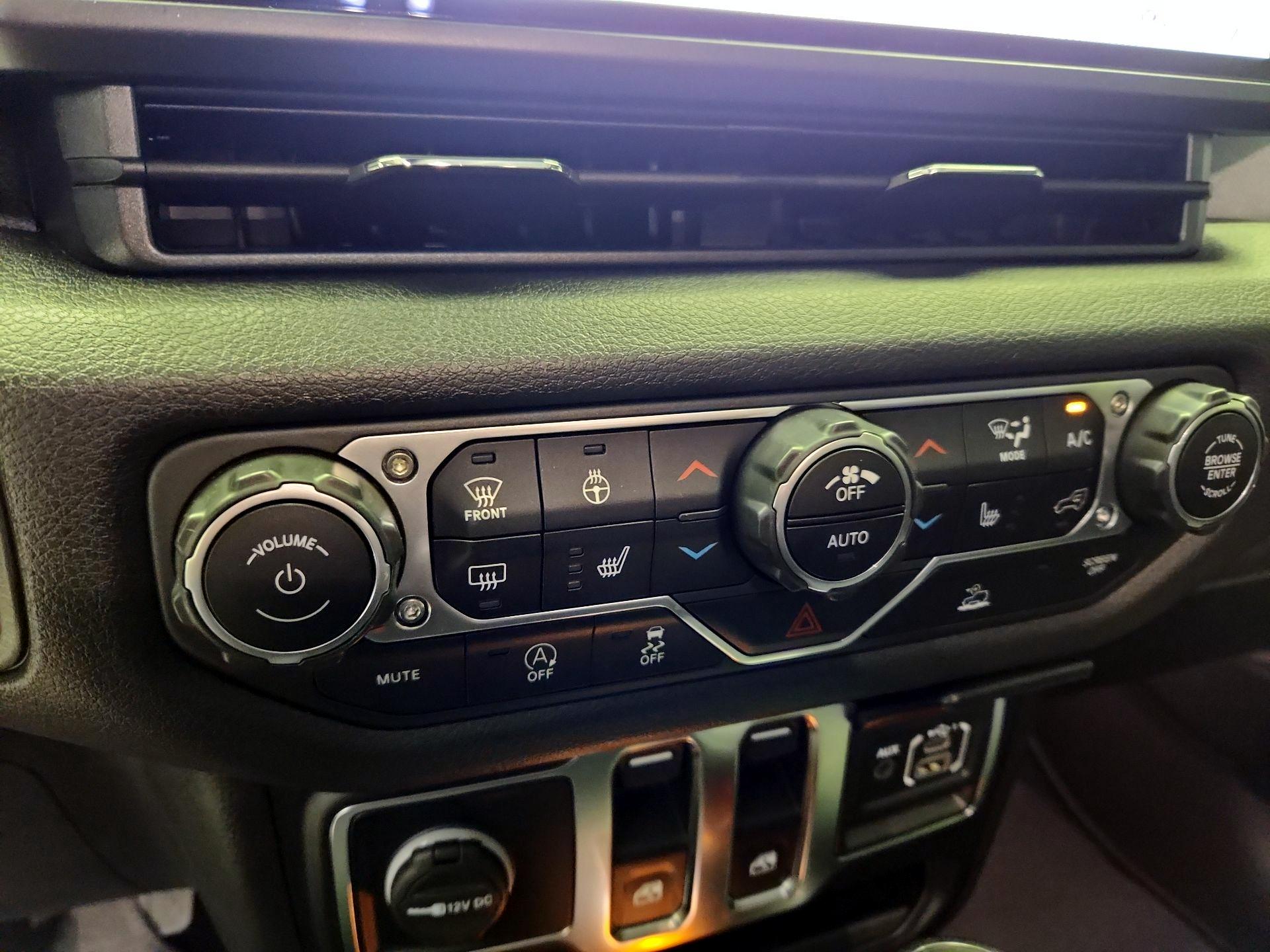 Thumbnail: 2025 Jeep Wrangler - 16