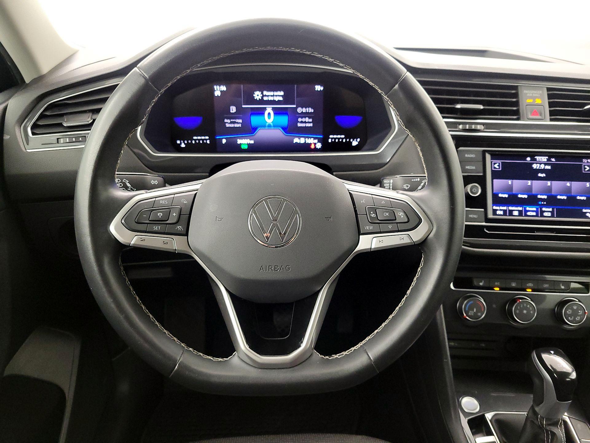 Thumbnail: 2023 Volkswagen Tiguan - 10