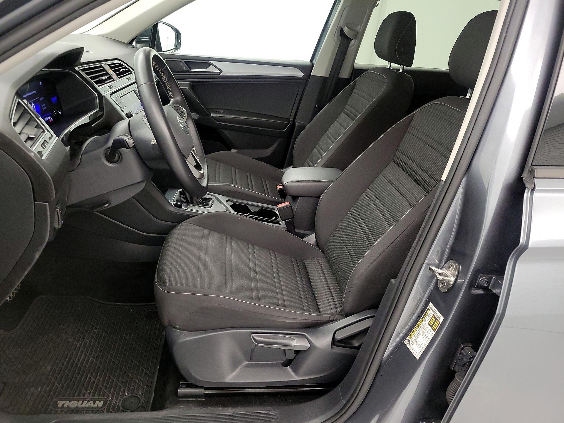 Thumbnail: 2023 Volkswagen Tiguan - 11