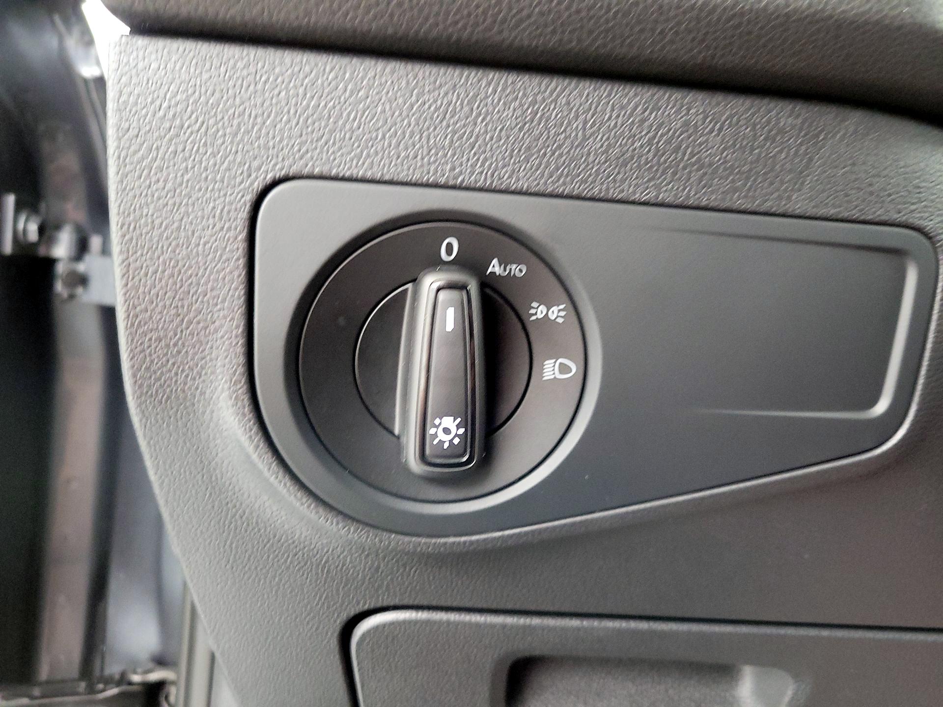 Thumbnail: 2023 Volkswagen Tiguan - 13