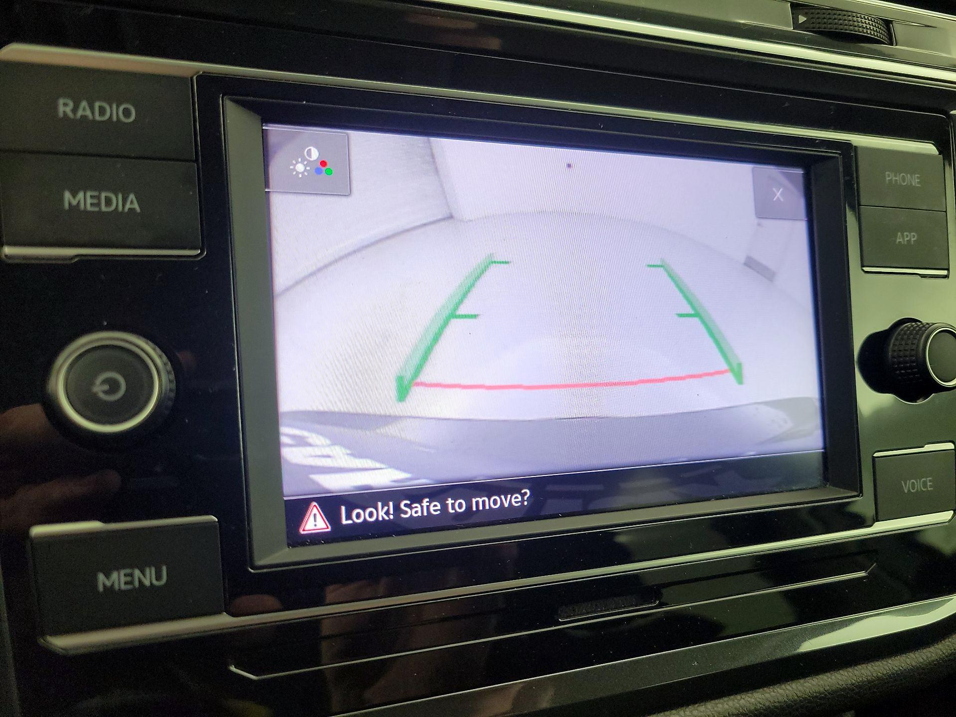 Thumbnail: 2023 Volkswagen Tiguan - 14