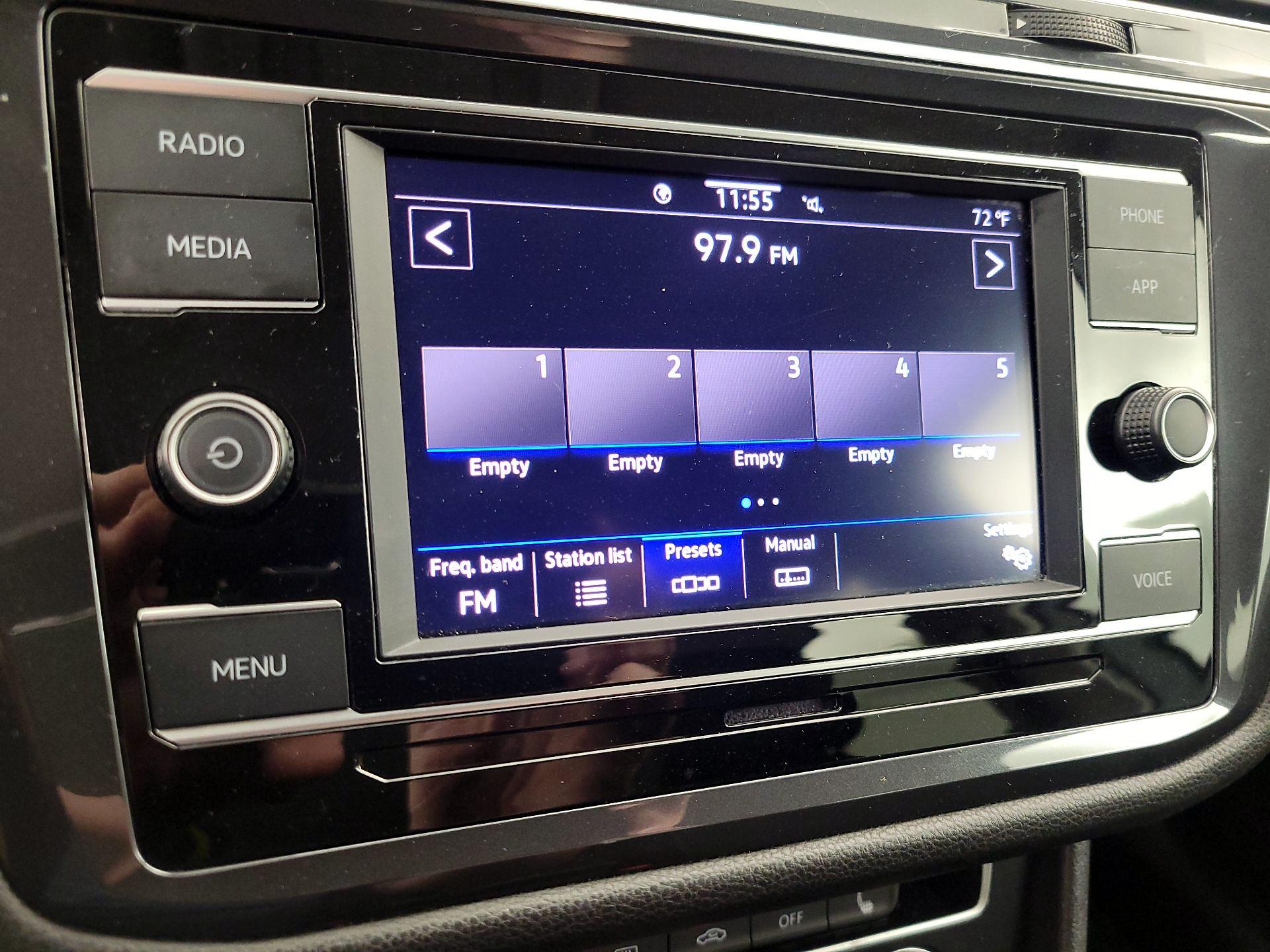 Thumbnail: 2023 Volkswagen Tiguan - 15