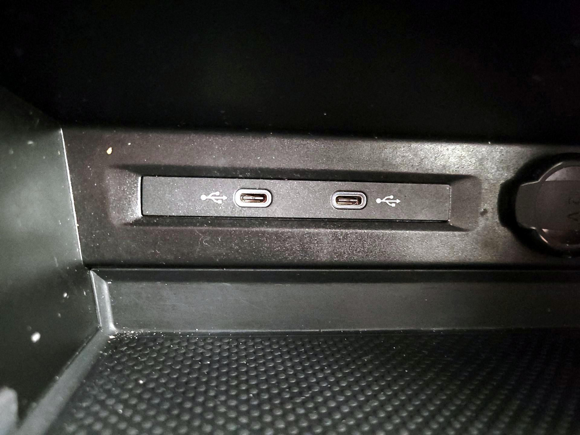 Thumbnail: 2023 Volkswagen Tiguan - 18