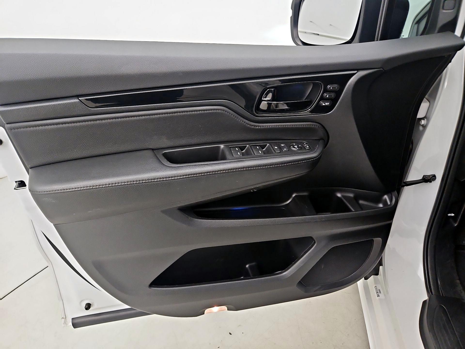 Thumbnail: 2023 Honda Odyssey - 12