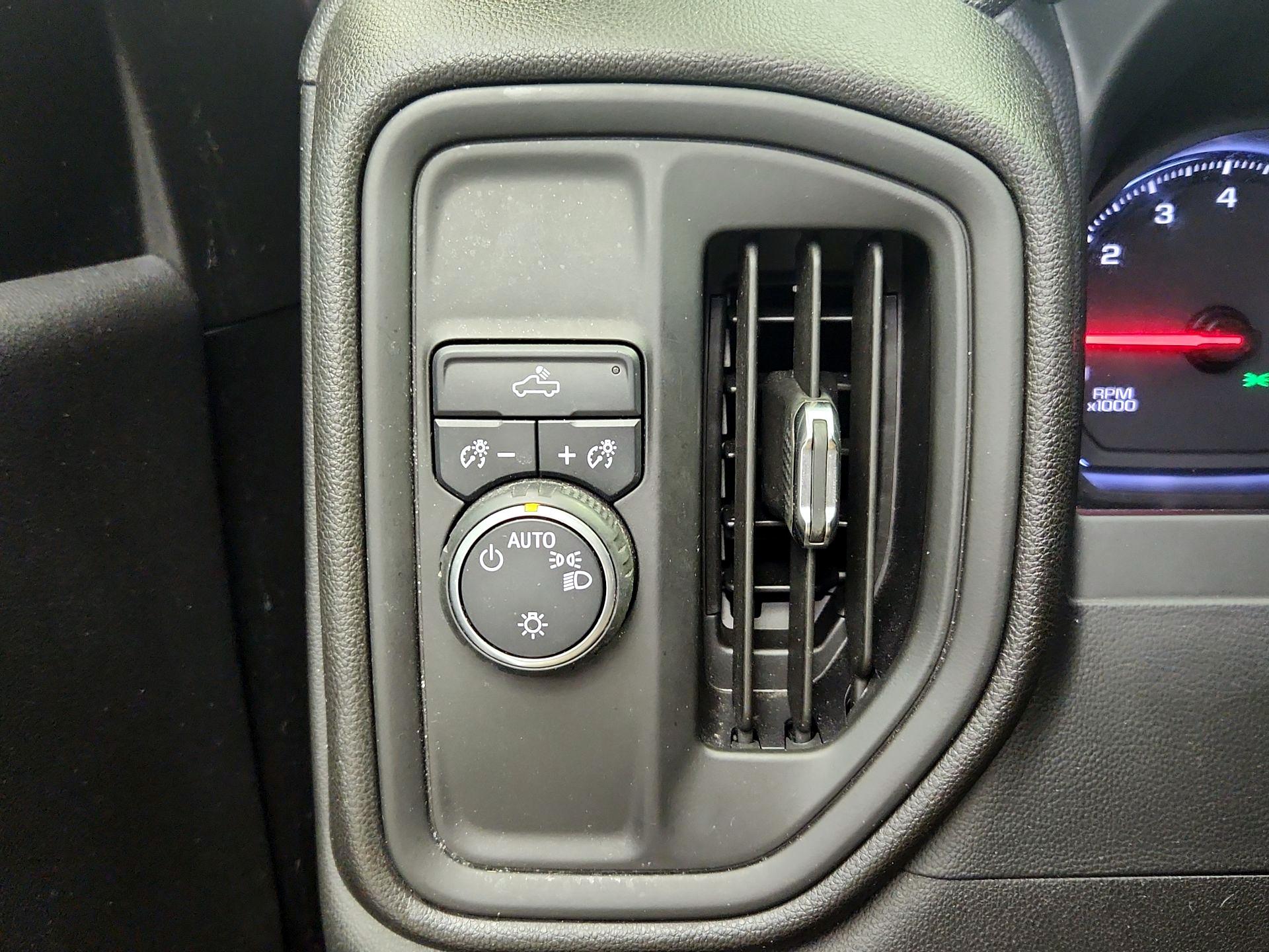 Thumbnail: 2020 Chevrolet Silverado 1500 - 13