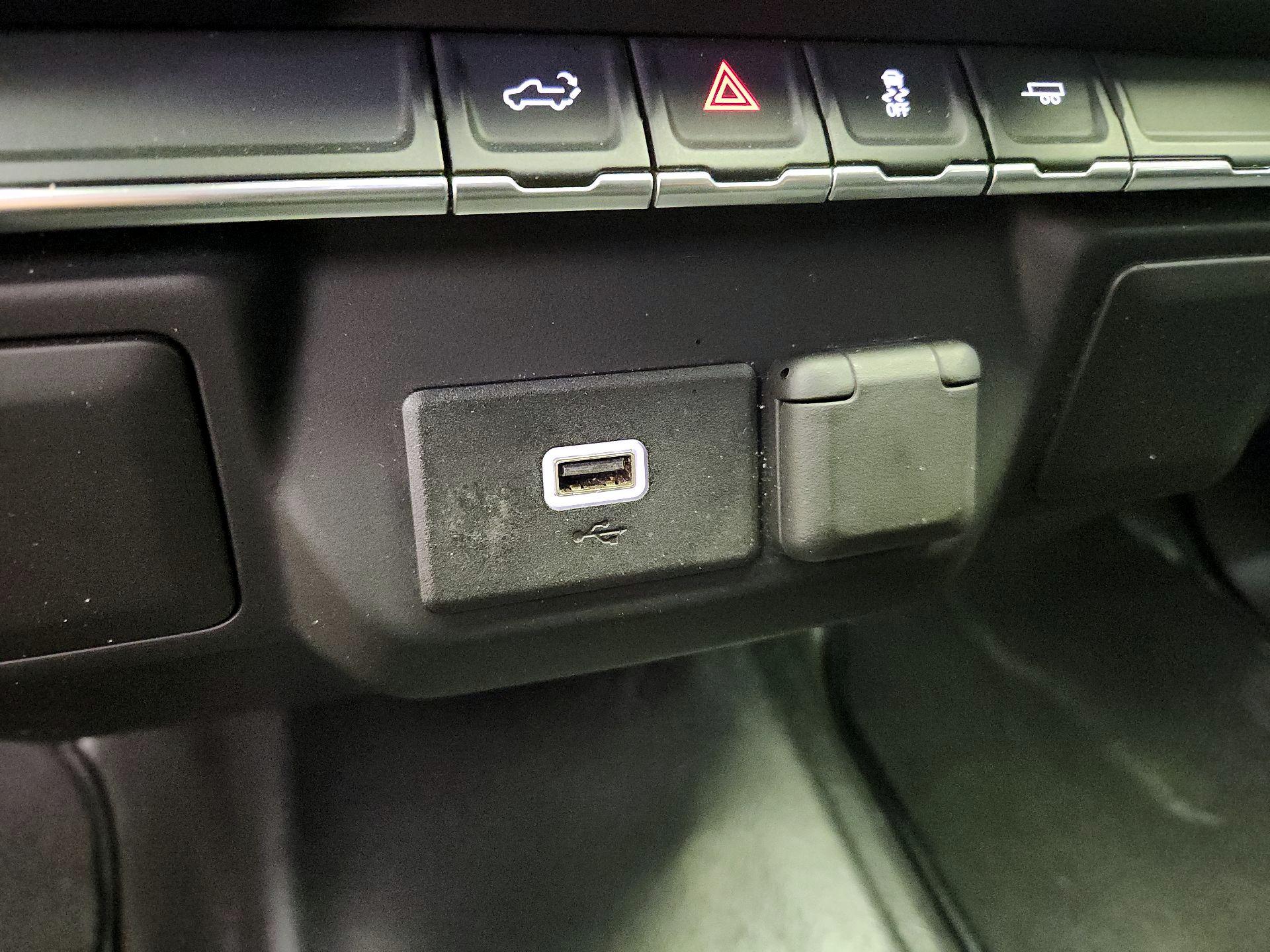 Thumbnail: 2020 Chevrolet Silverado 1500 - 18