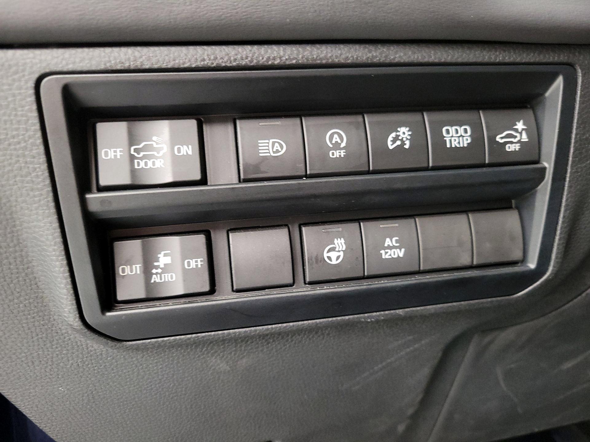 Thumbnail: 2023 Toyota Tundra - 13