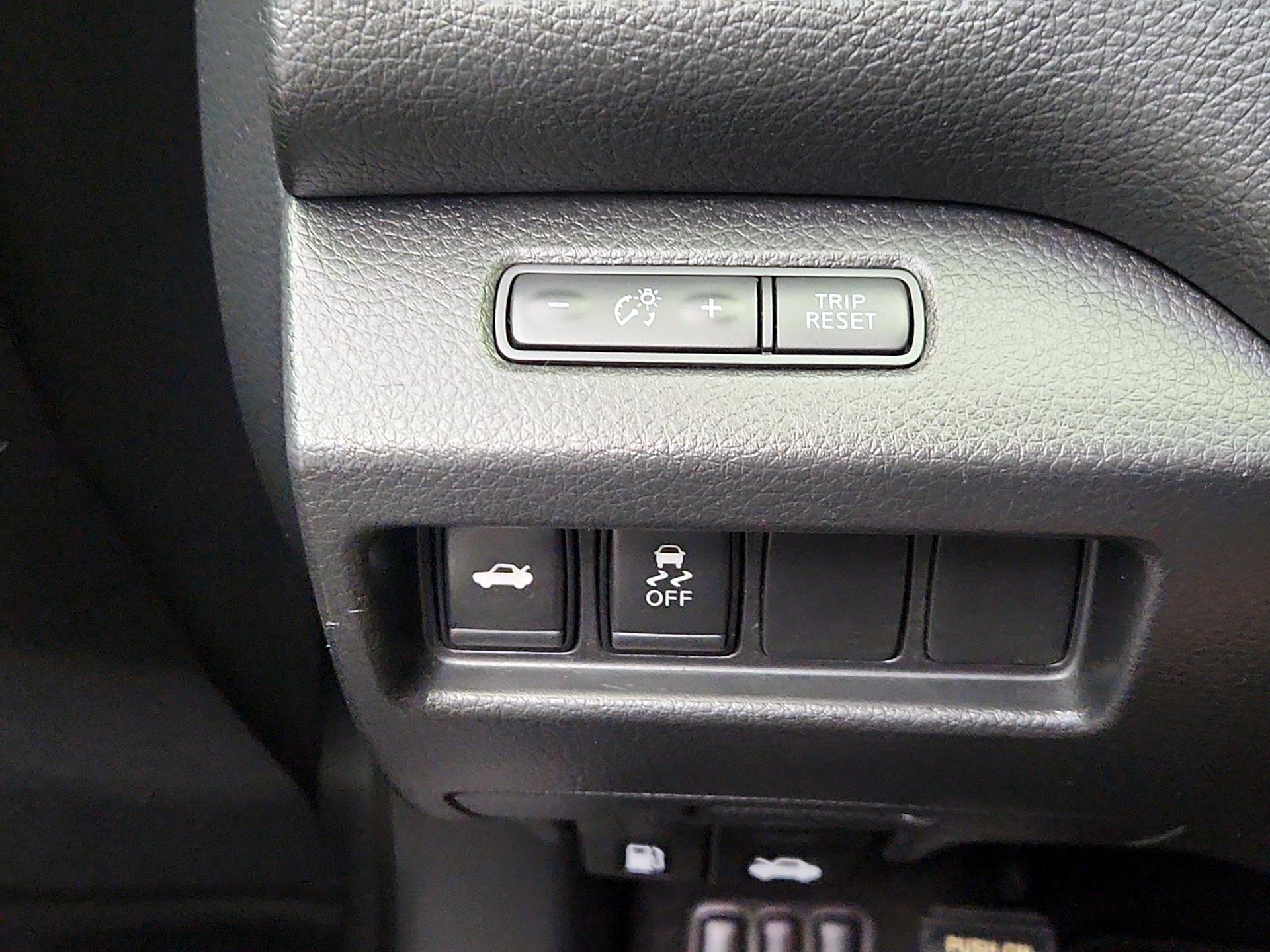 Thumbnail: 2018 Nissan Altima - 13